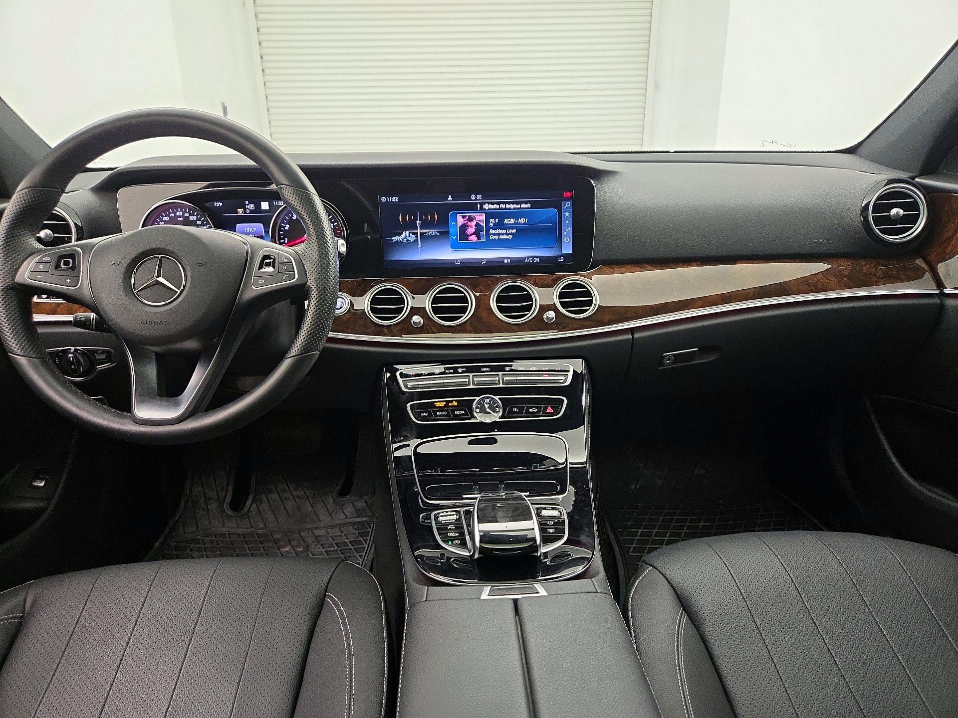 Thumbnail: 2017 Mercedes-Benz E-Class - 9