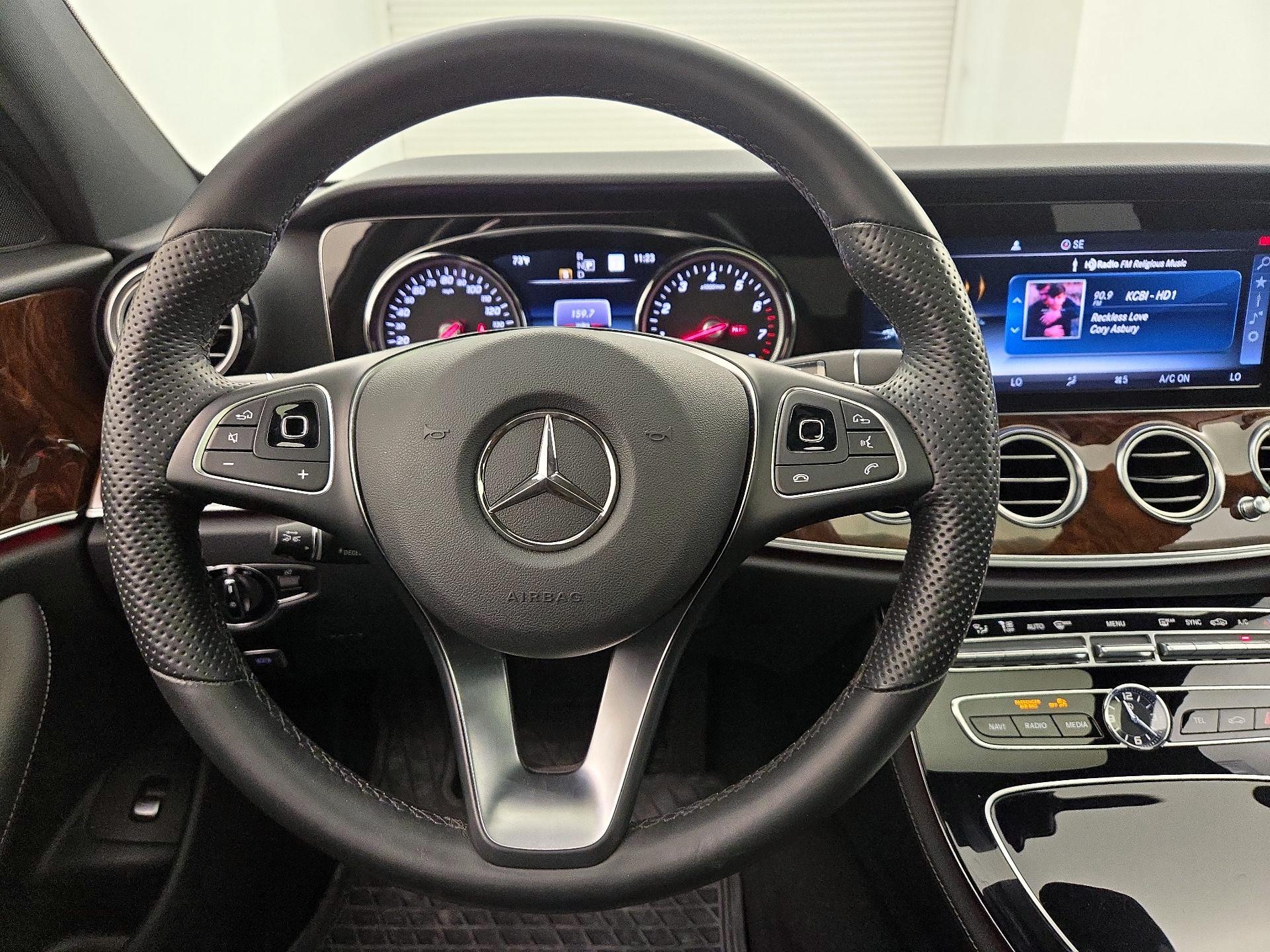 Thumbnail: 2017 Mercedes-Benz E-Class - 10