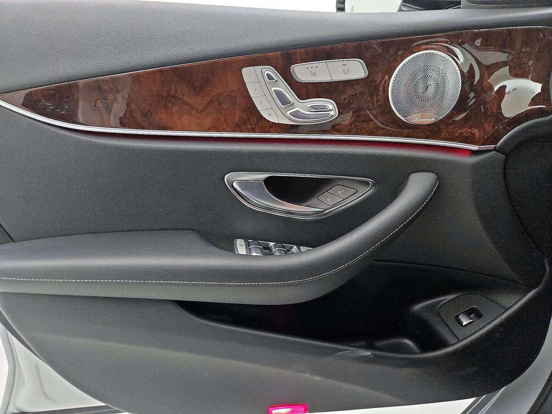 Thumbnail: 2017 Mercedes-Benz E-Class - 12