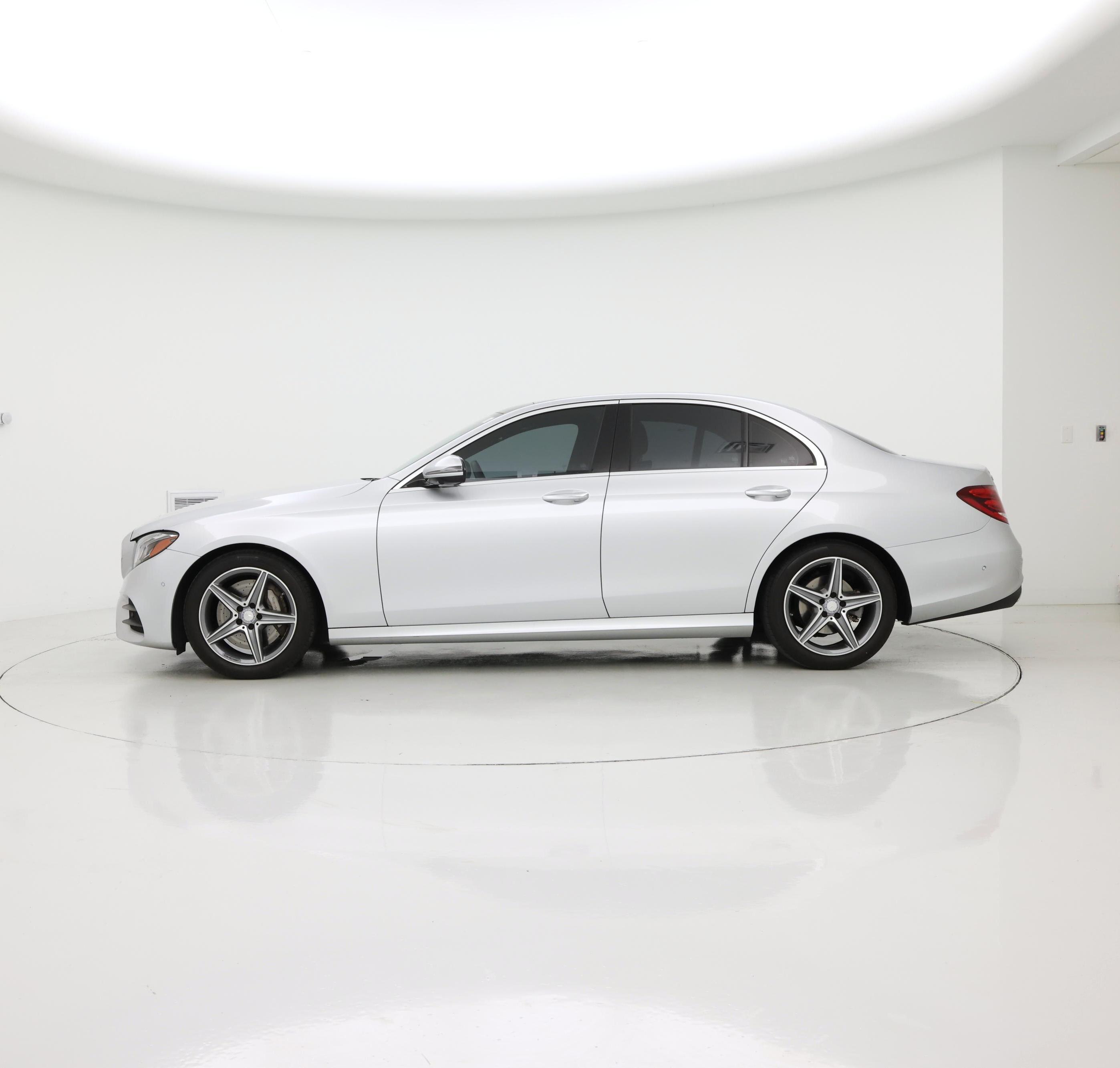 Thumbnail: 2017 Mercedes-Benz E-Class - 3