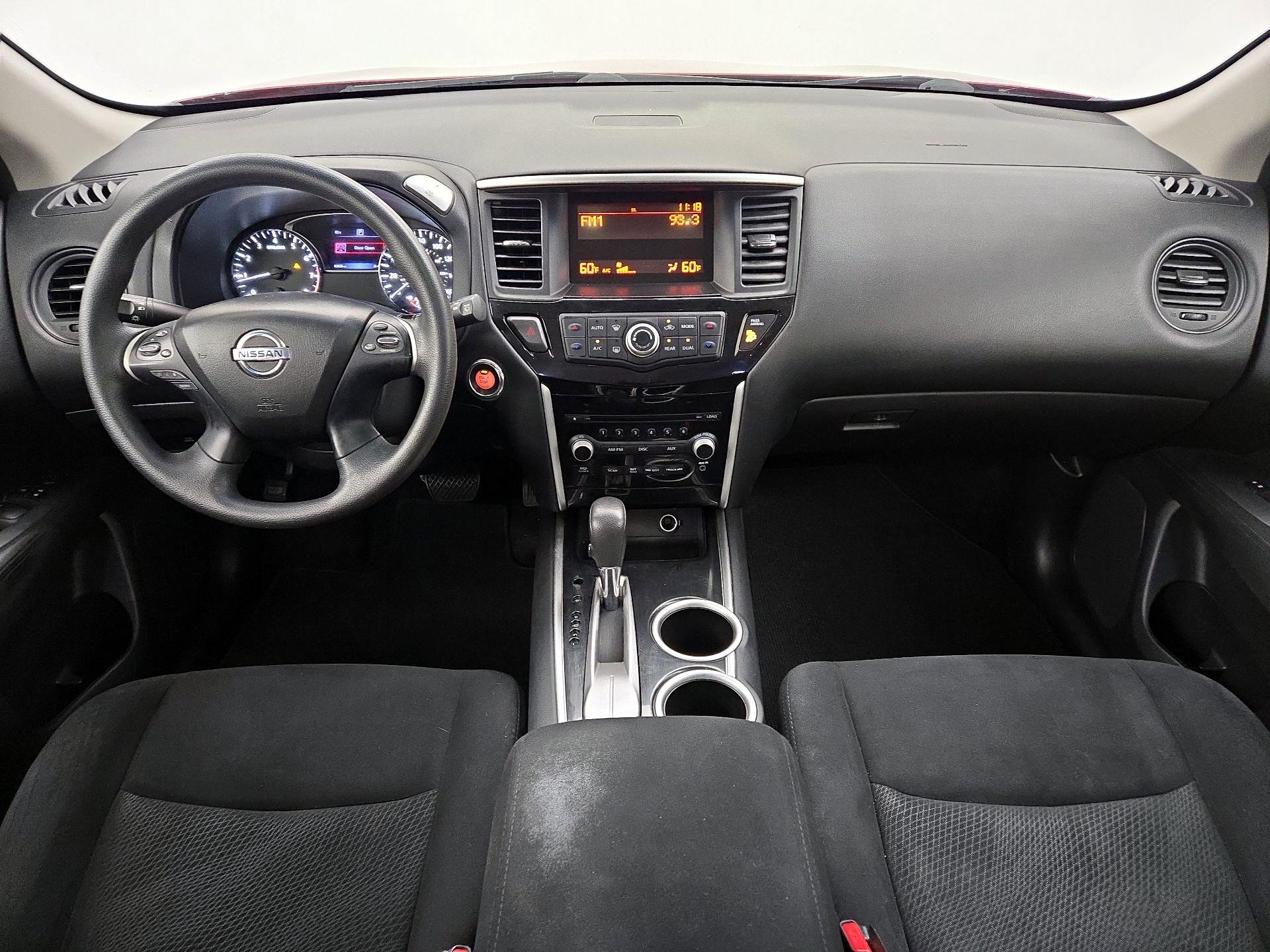 Thumbnail: 2016 Nissan Pathfinder - 9