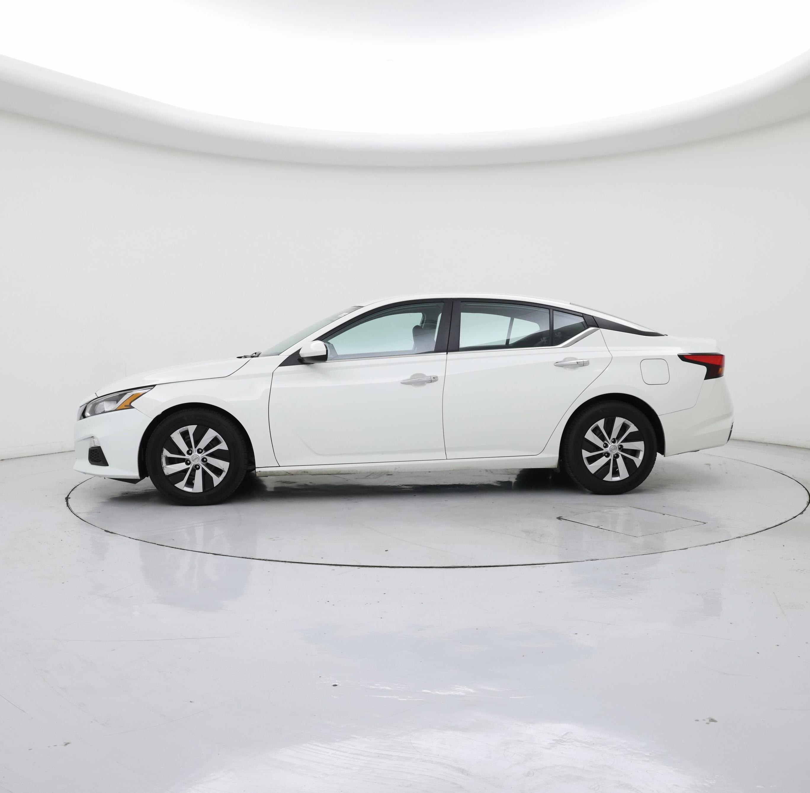 Thumbnail: 2021 Nissan Altima - 3