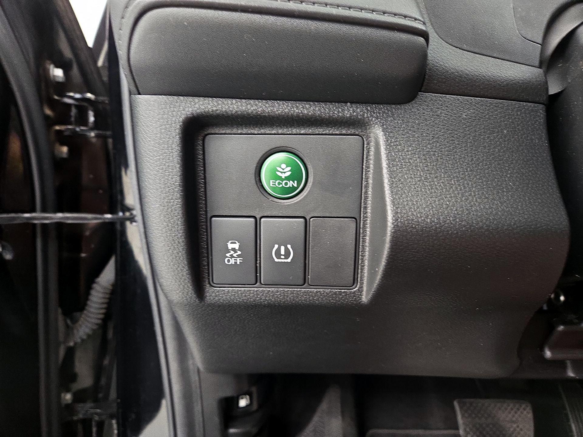 Thumbnail: 2016 Honda HR-V - 13