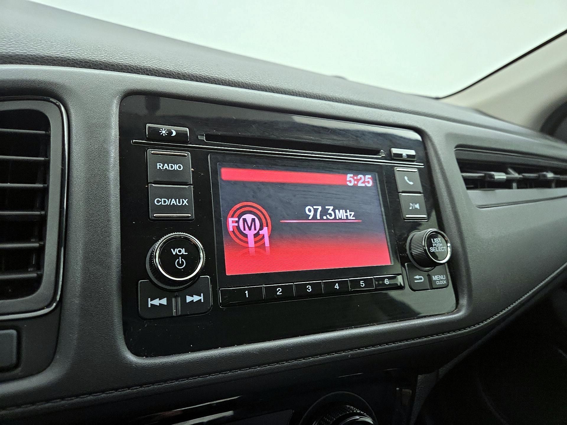 Thumbnail: 2016 Honda HR-V - 15