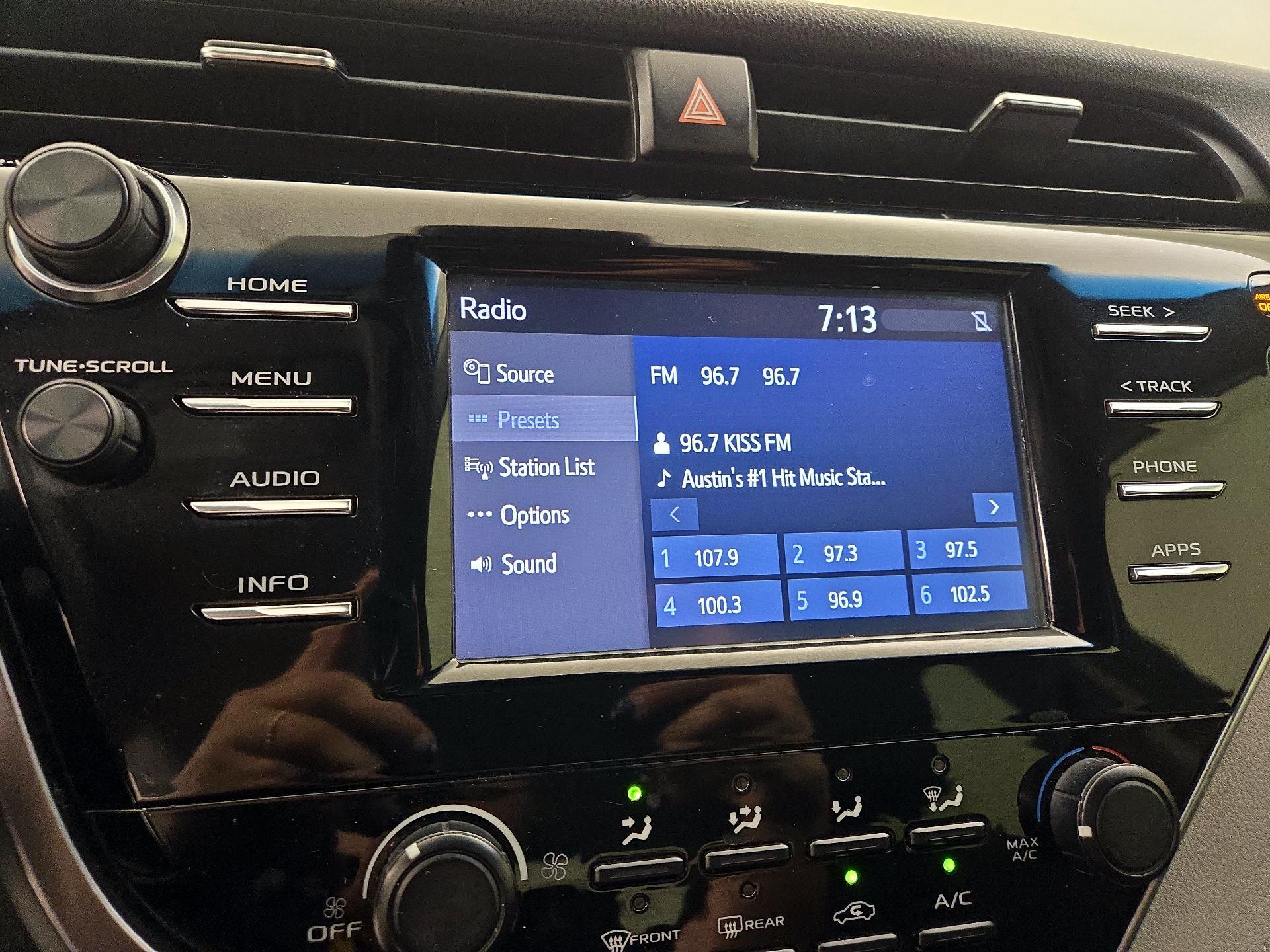 Thumbnail: 2018 Toyota Camry - 15