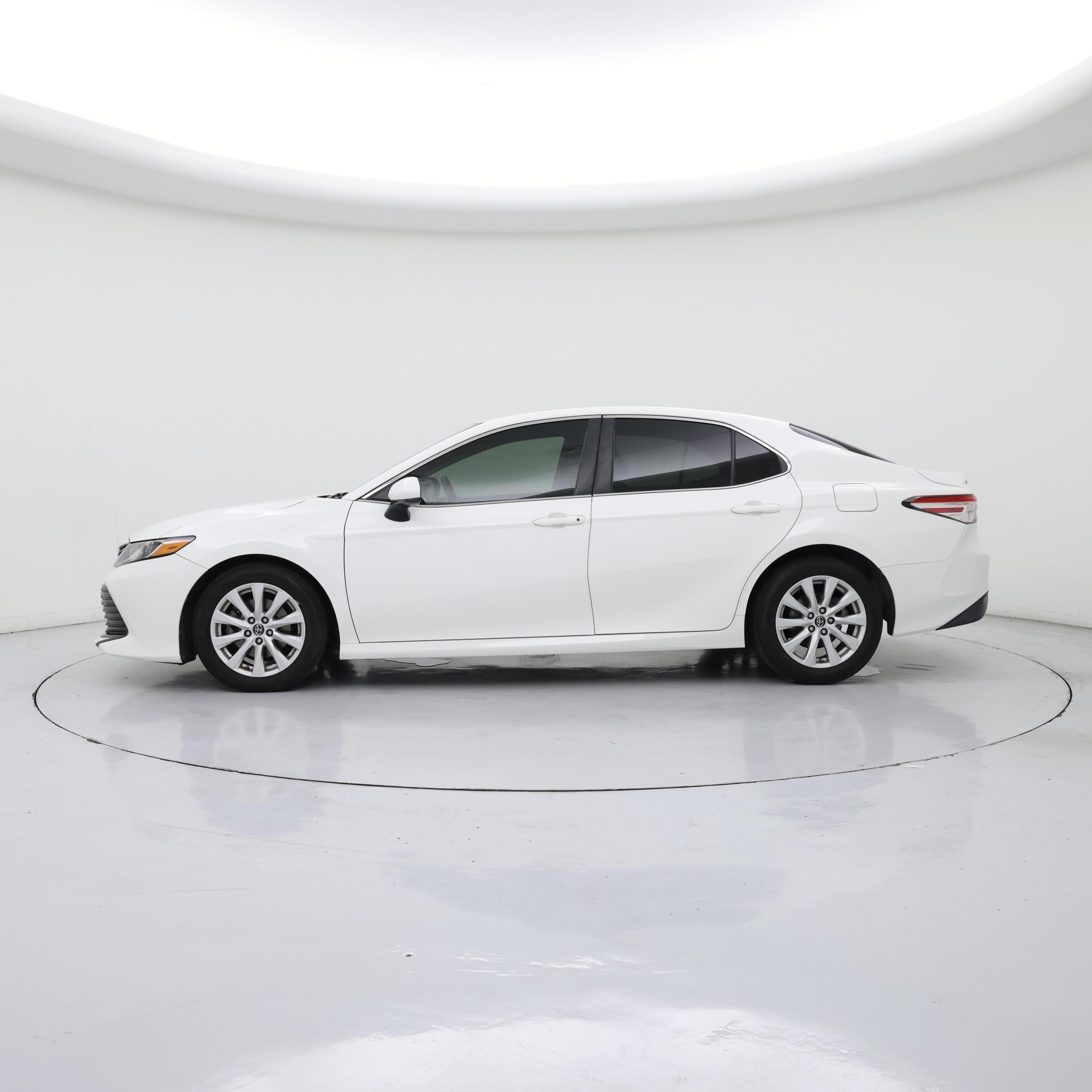 Thumbnail: 2018 Toyota Camry - 3