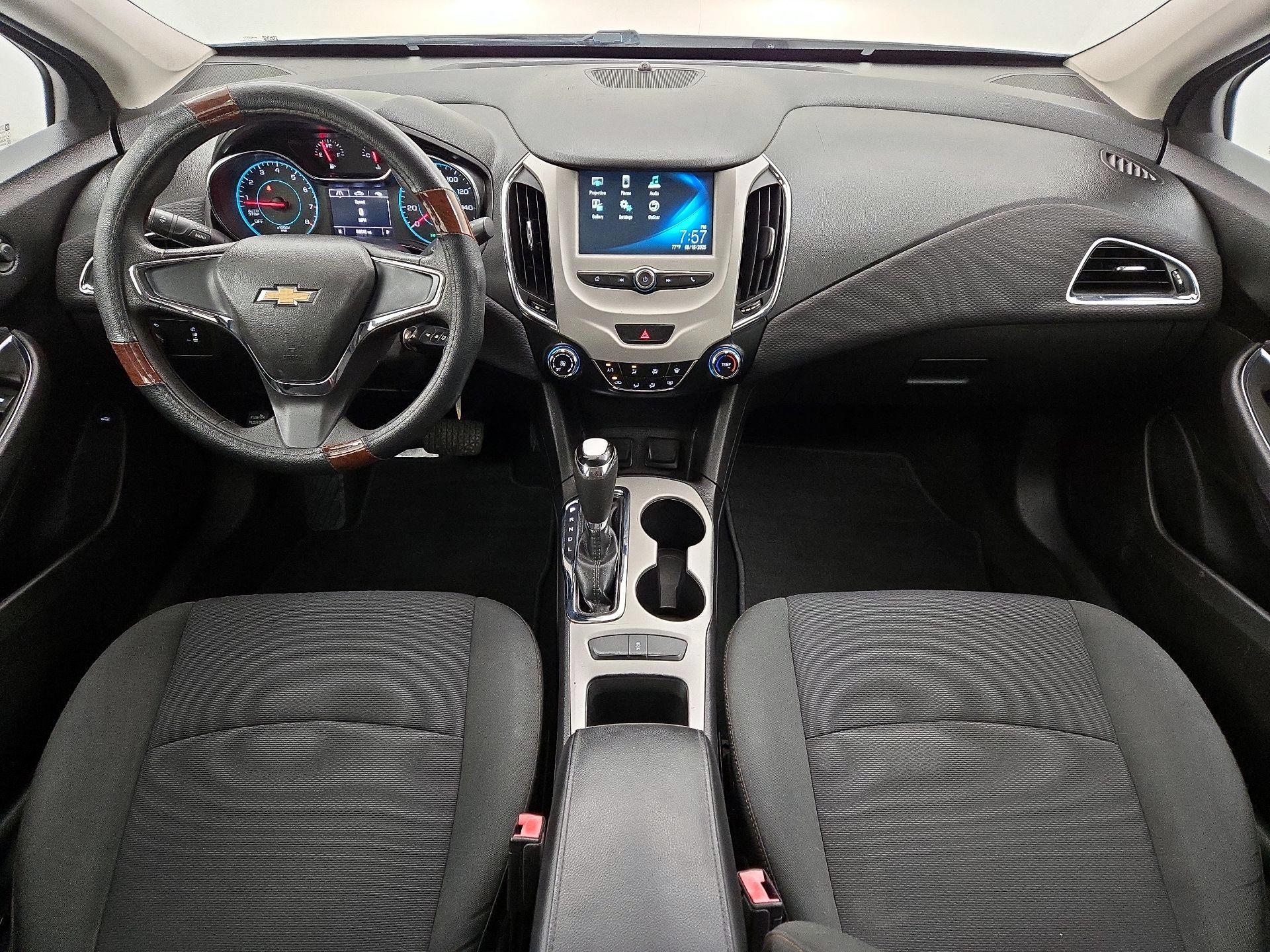 Thumbnail: 2017 Chevrolet Cruze - 9