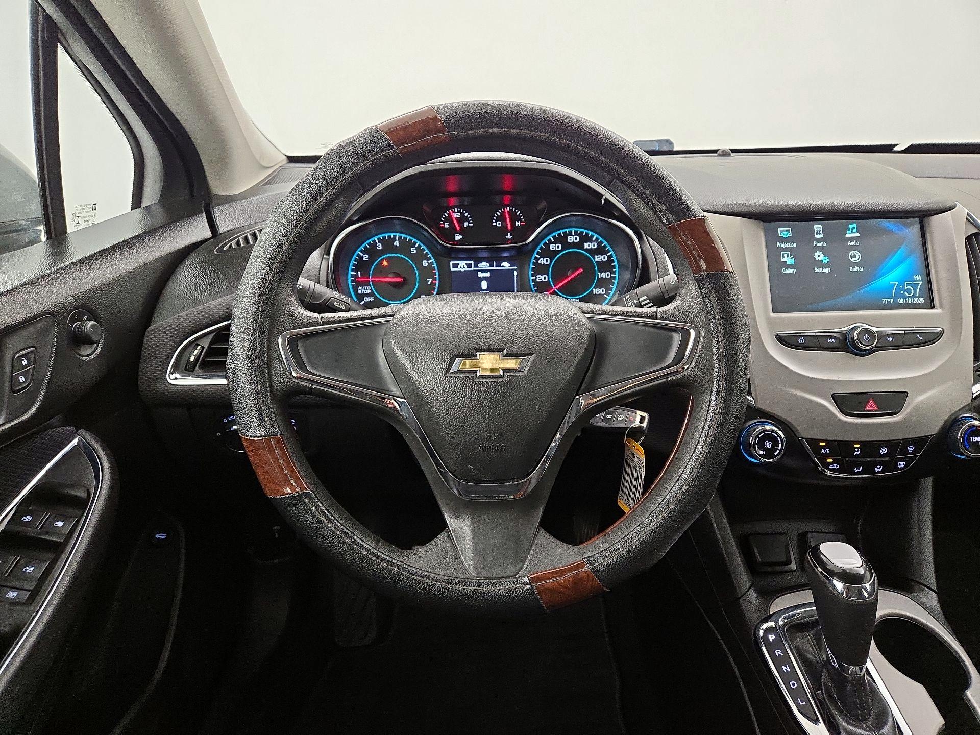 Thumbnail: 2017 Chevrolet Cruze - 10
