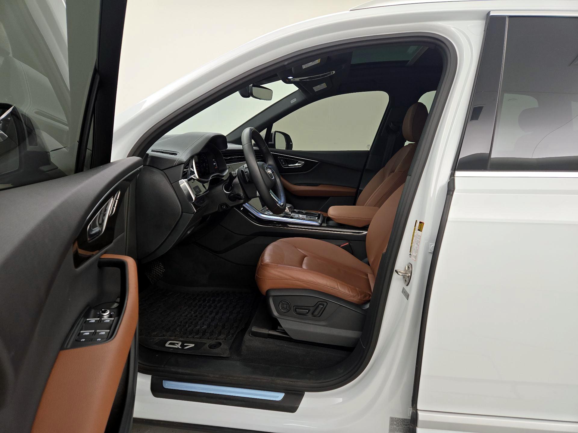 Thumbnail: 2023 Audi Q7 - 11