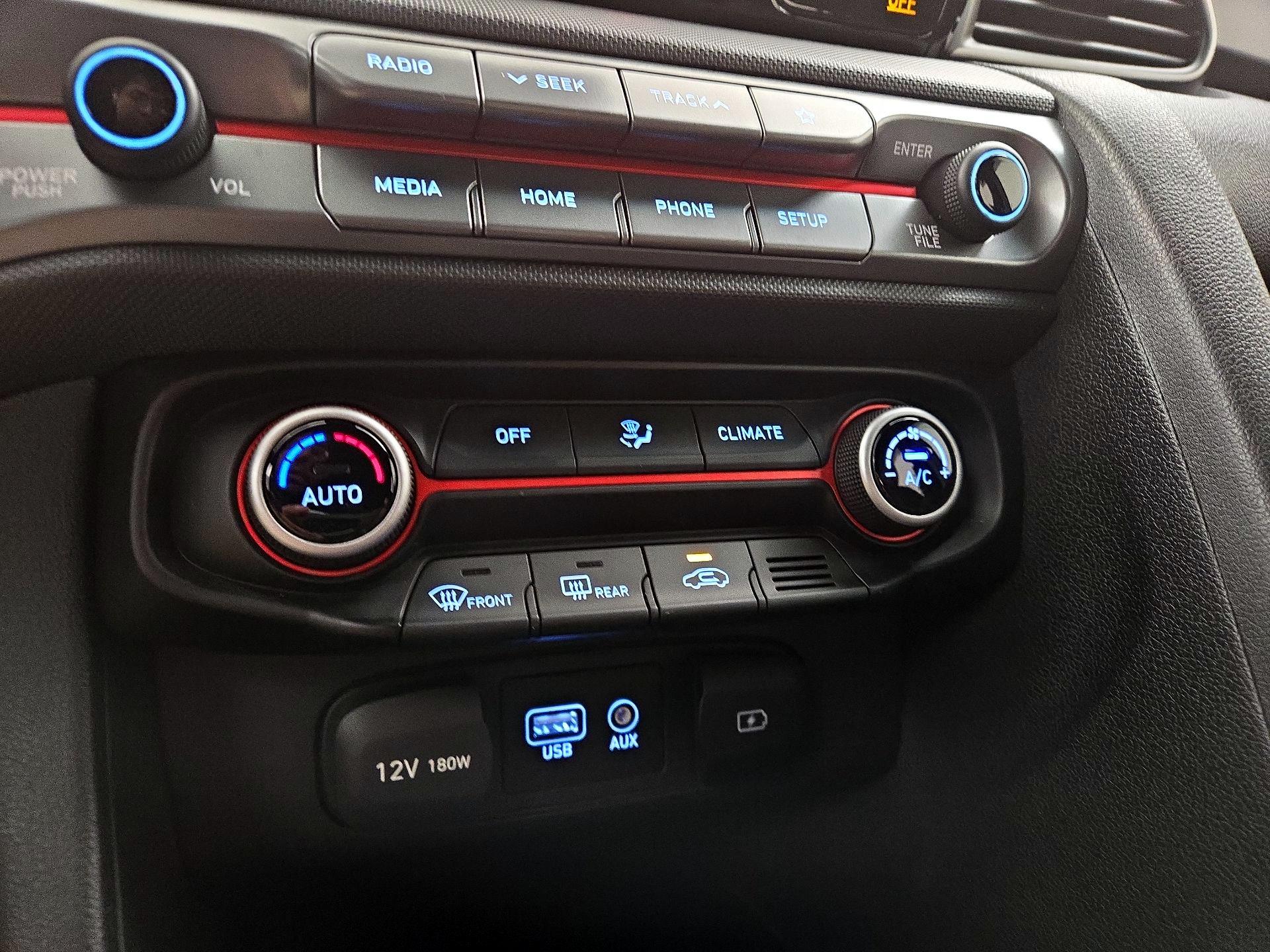 Thumbnail: 2019 Hyundai Veloster - 16