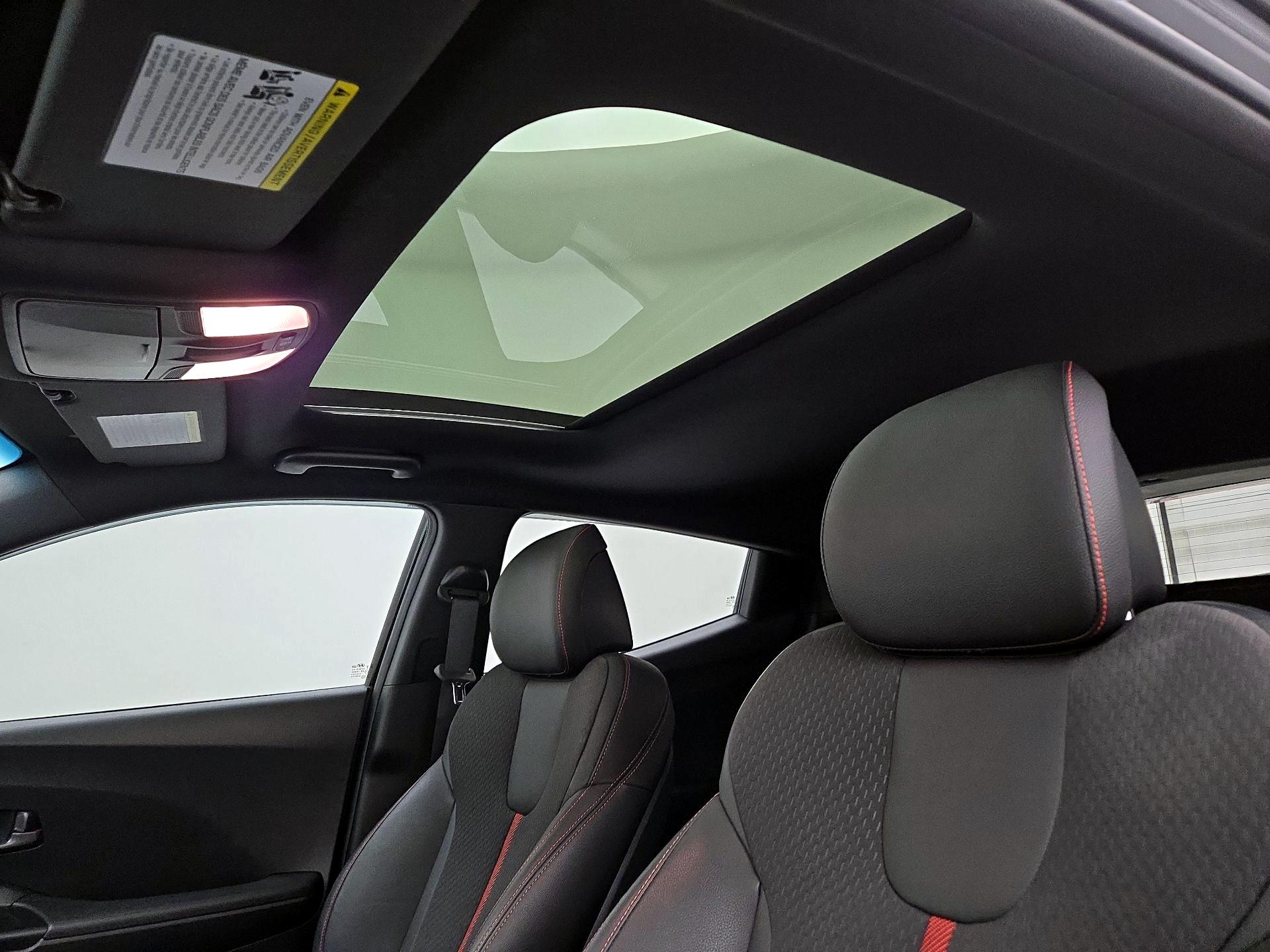 Thumbnail: 2019 Hyundai Veloster - 19