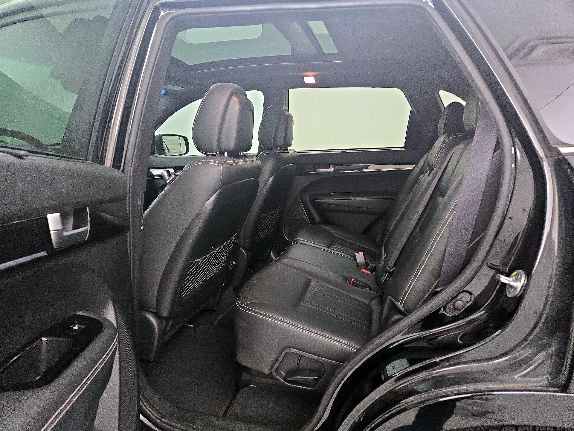Thumbnail: 2015 Kia Sorento - 20