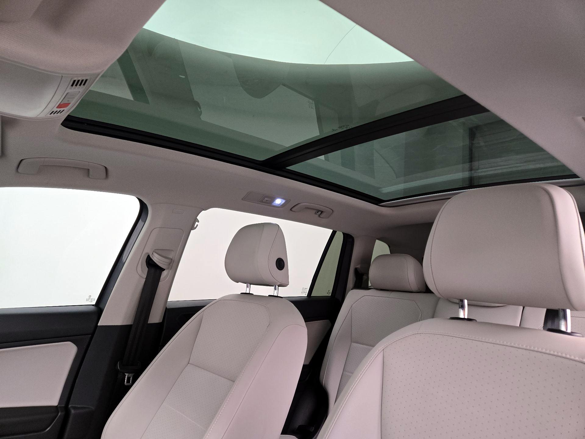 Thumbnail: 2019 Volkswagen Tiguan - 20