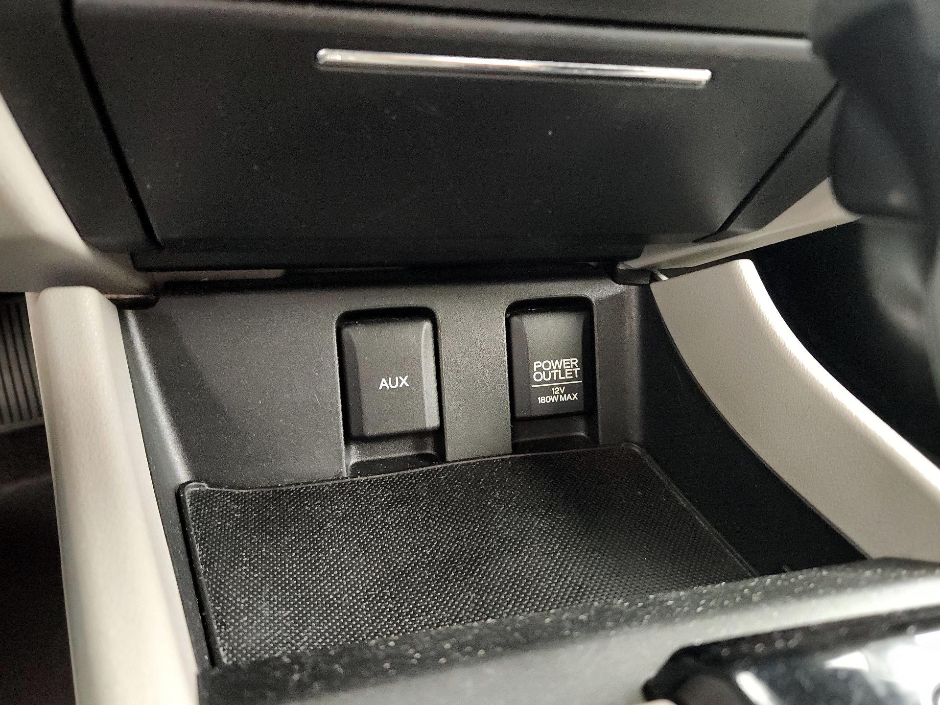 Thumbnail: 2013 Honda Civic - 18