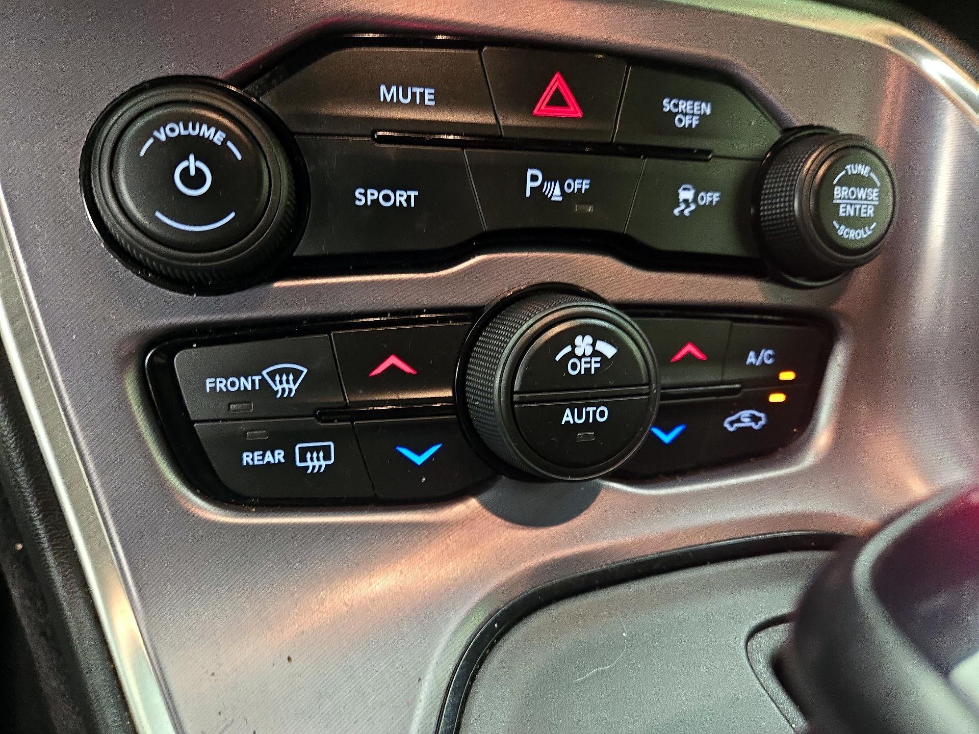 Thumbnail: 2019 Dodge Challenger - 16