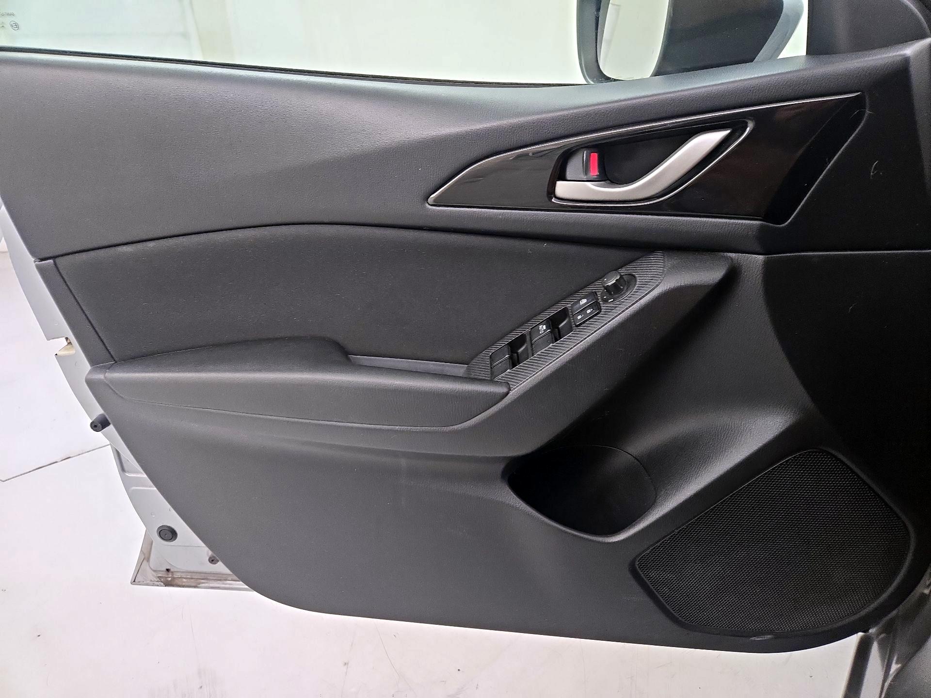 Thumbnail: 2016 Mazda Mazda3 - 12
