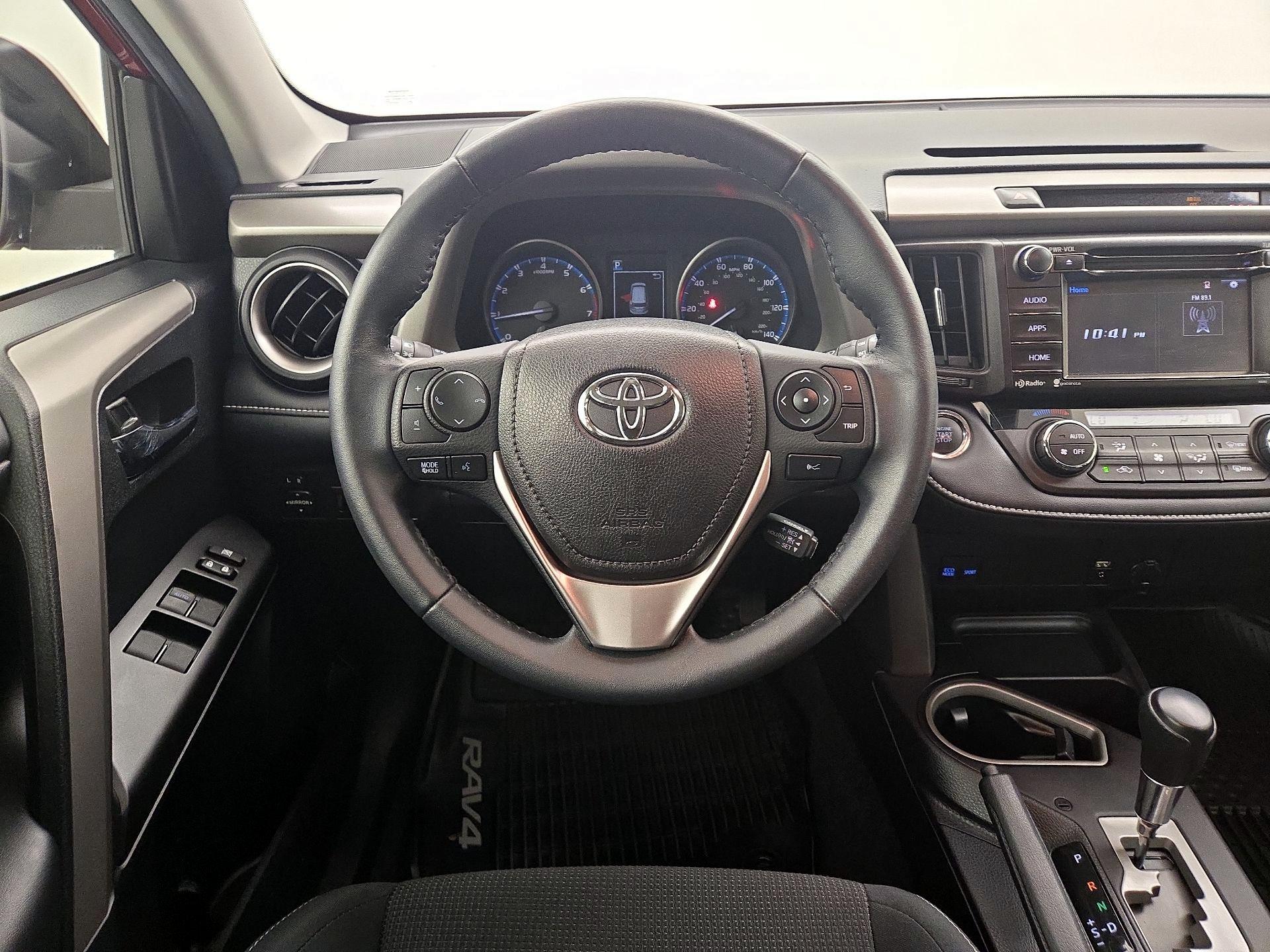 Thumbnail: 2018 Toyota RAV4 - 10