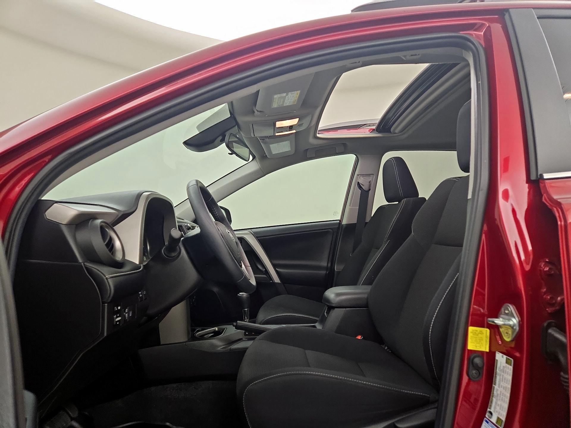 Thumbnail: 2018 Toyota RAV4 - 19