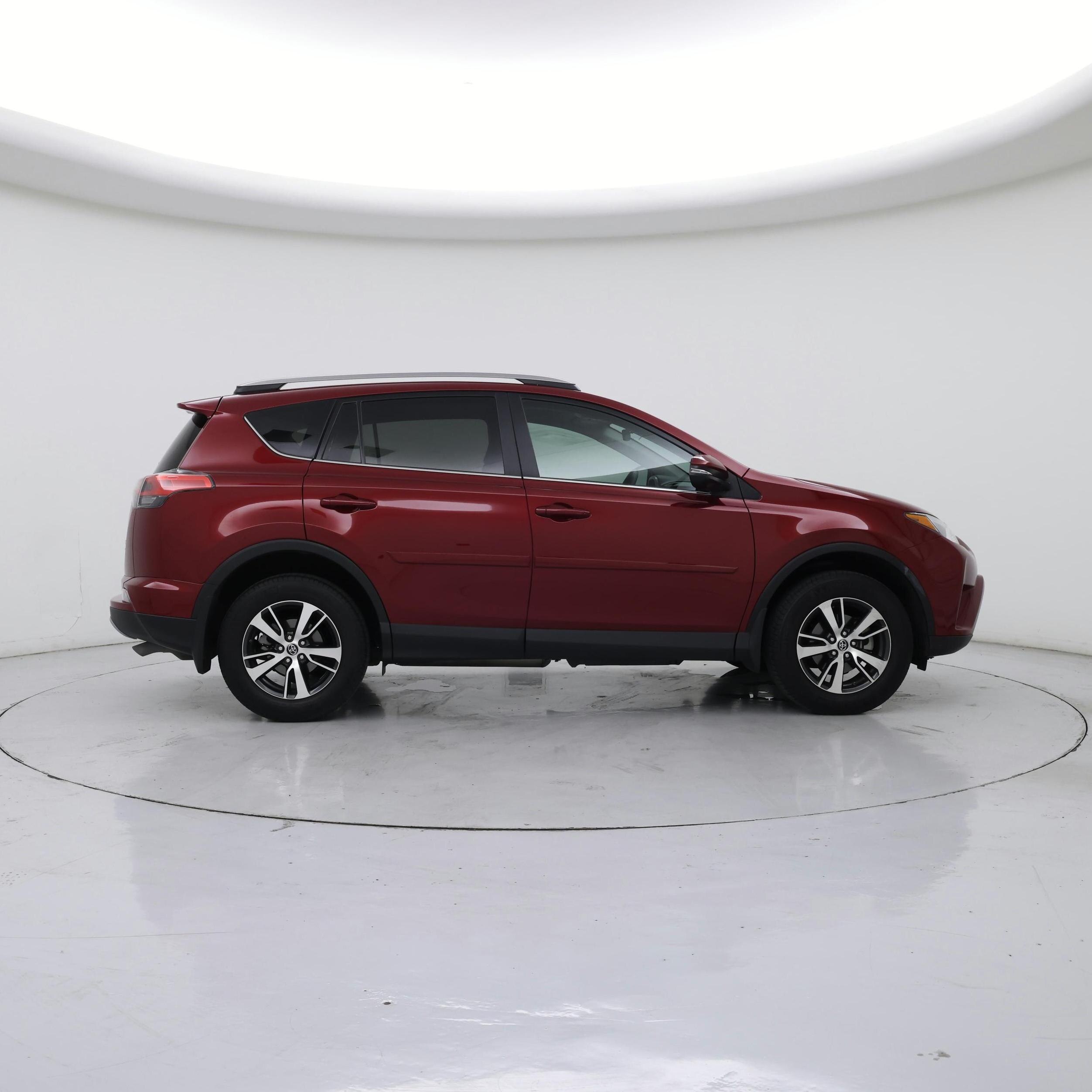 Thumbnail: 2018 Toyota RAV4 - 7