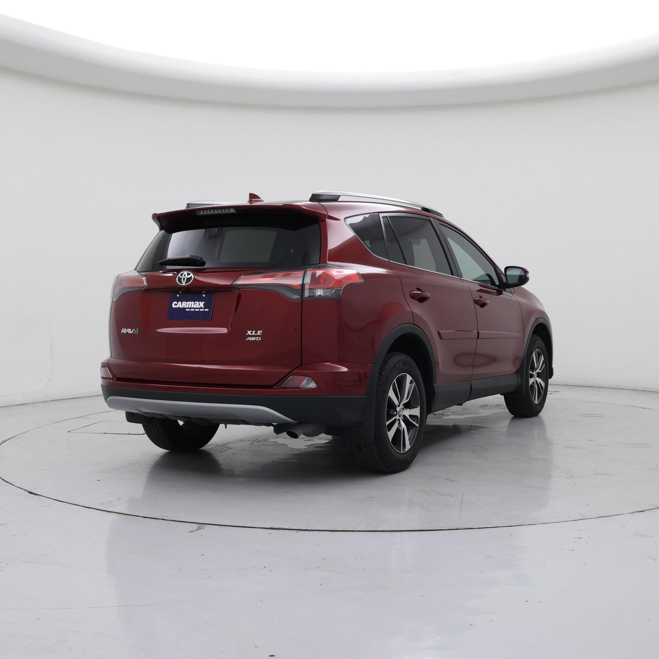 Thumbnail: 2018 Toyota RAV4 - 8