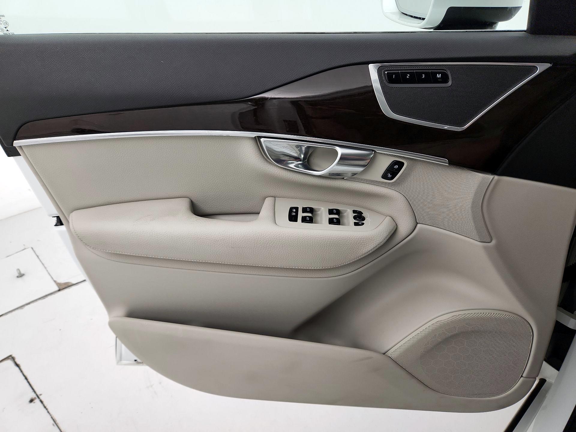 Thumbnail: 2019 Volvo XC90 - 12