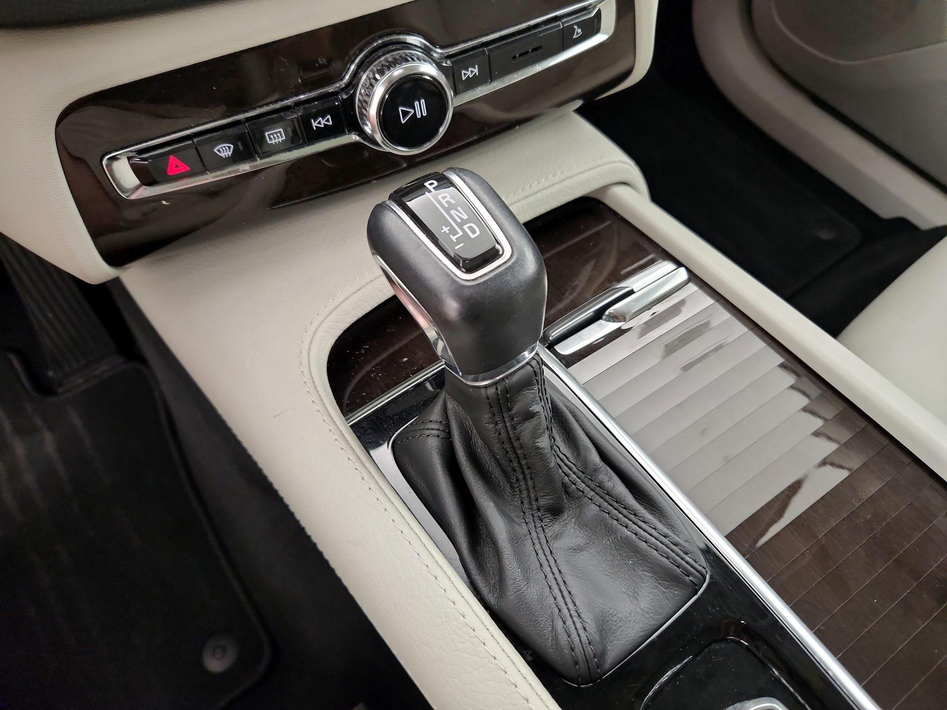 Thumbnail: 2019 Volvo XC90 - 18