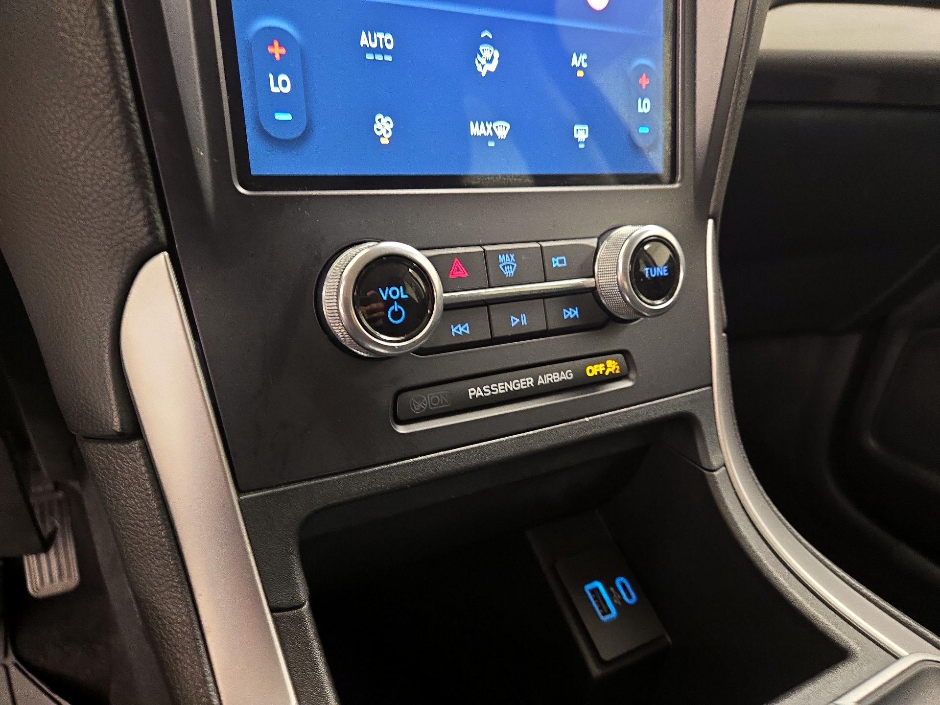 Thumbnail: 2022 Ford Edge - 16