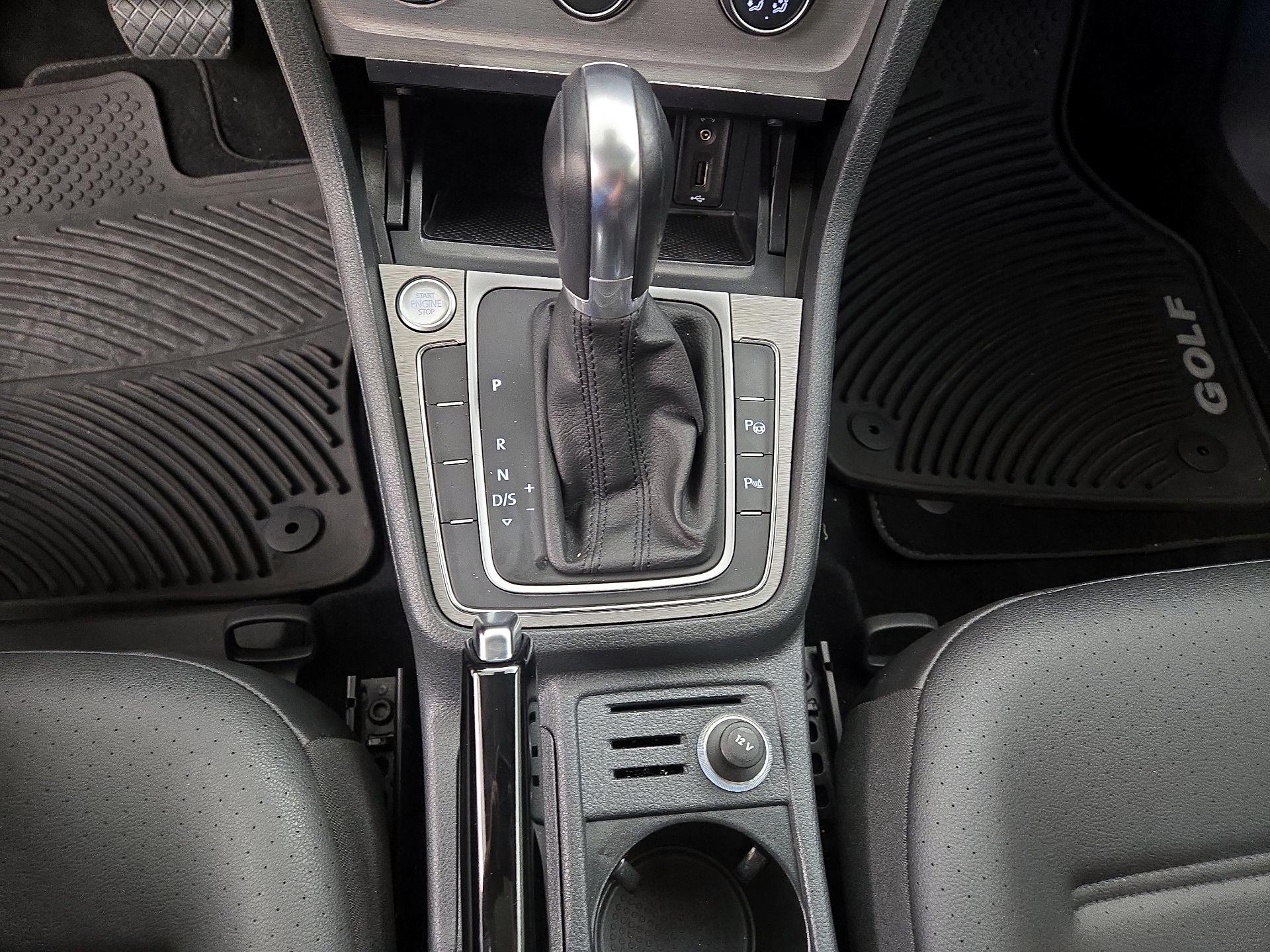 Thumbnail: 2016 Volkswagen Golf - 17