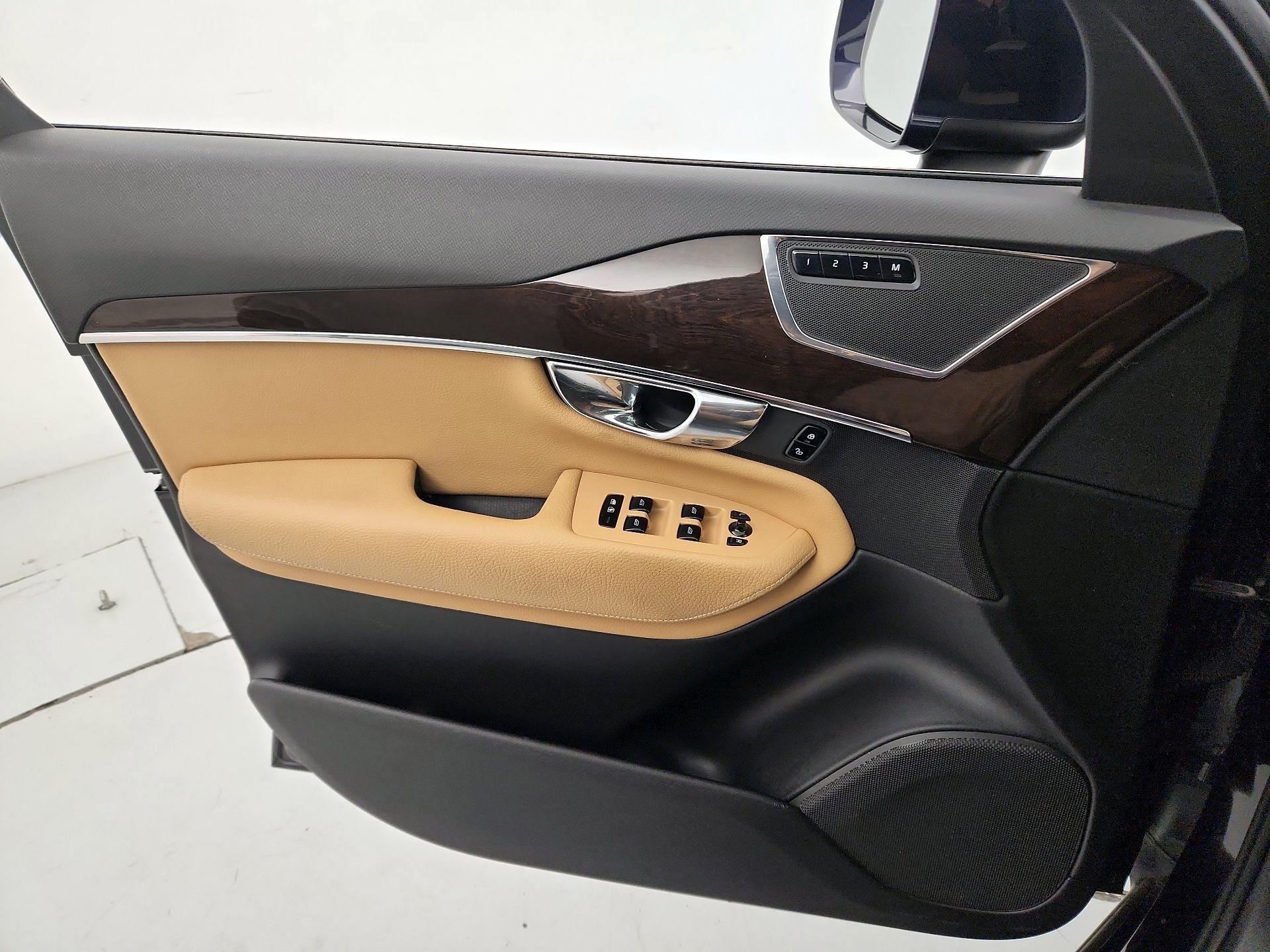 Thumbnail: 2016 Volvo XC90 - 12