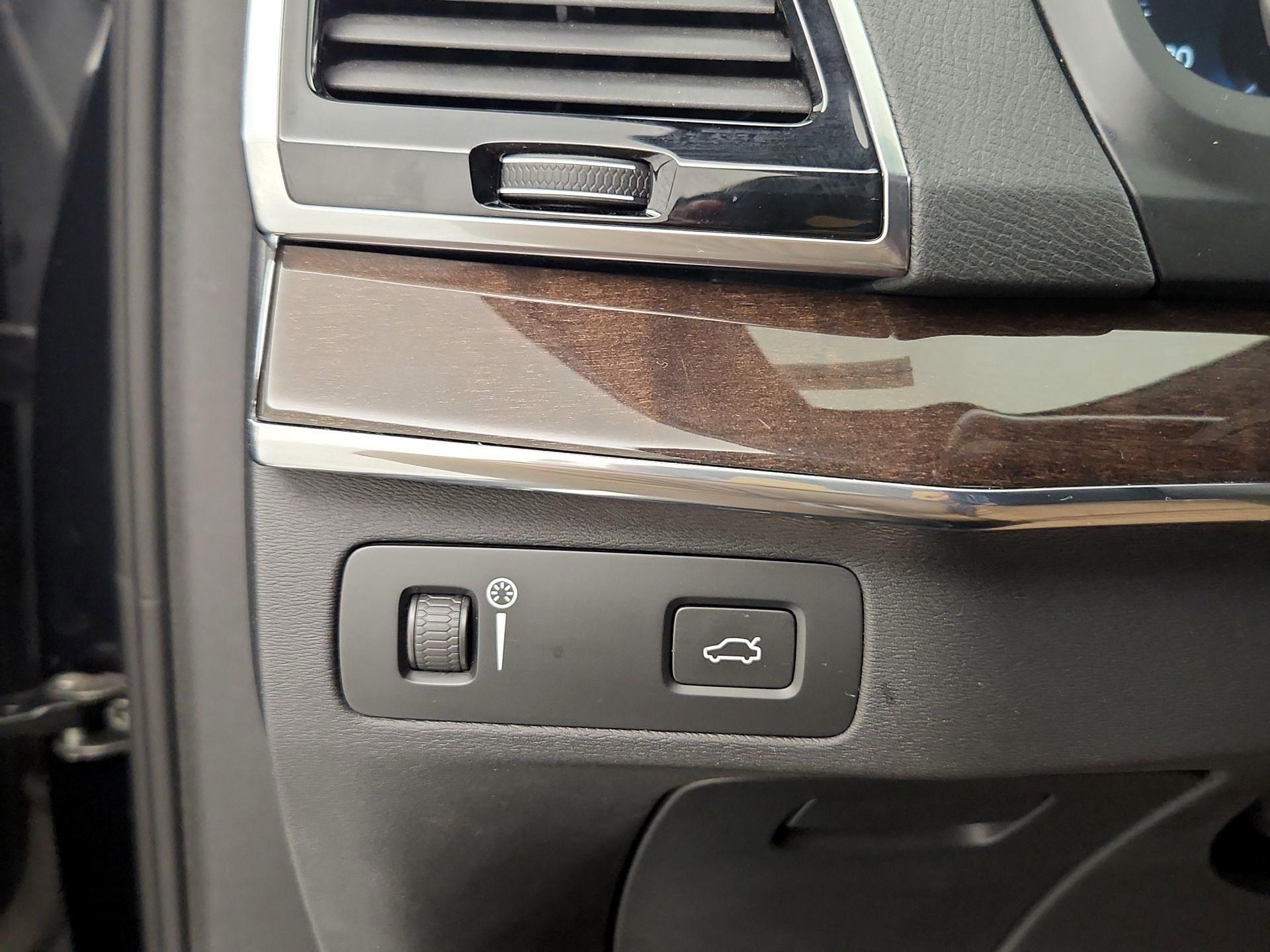 Thumbnail: 2016 Volvo XC90 - 13
