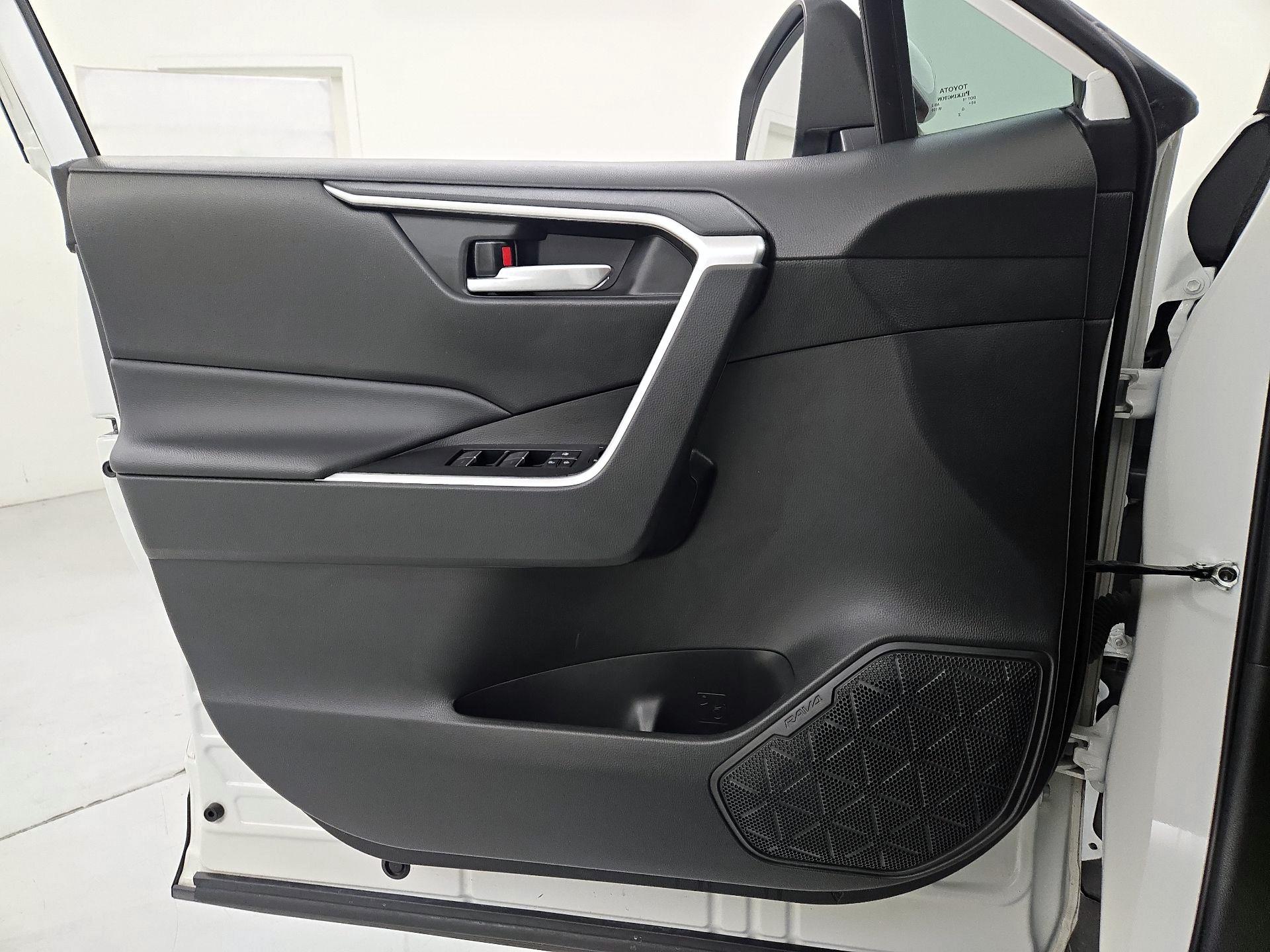 Thumbnail: 2023 Toyota RAV4 - 12