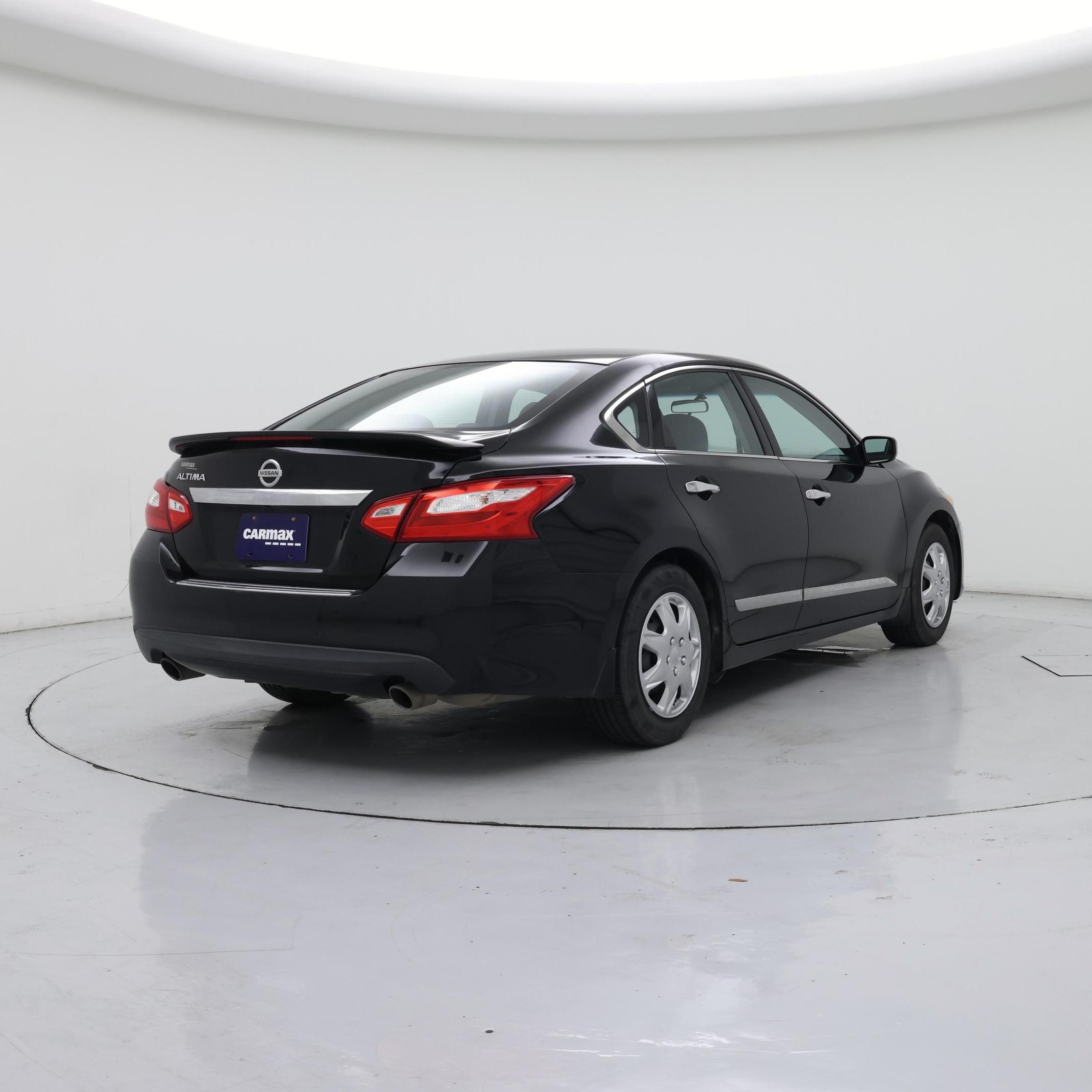 Thumbnail: 2016 Nissan Altima - 8