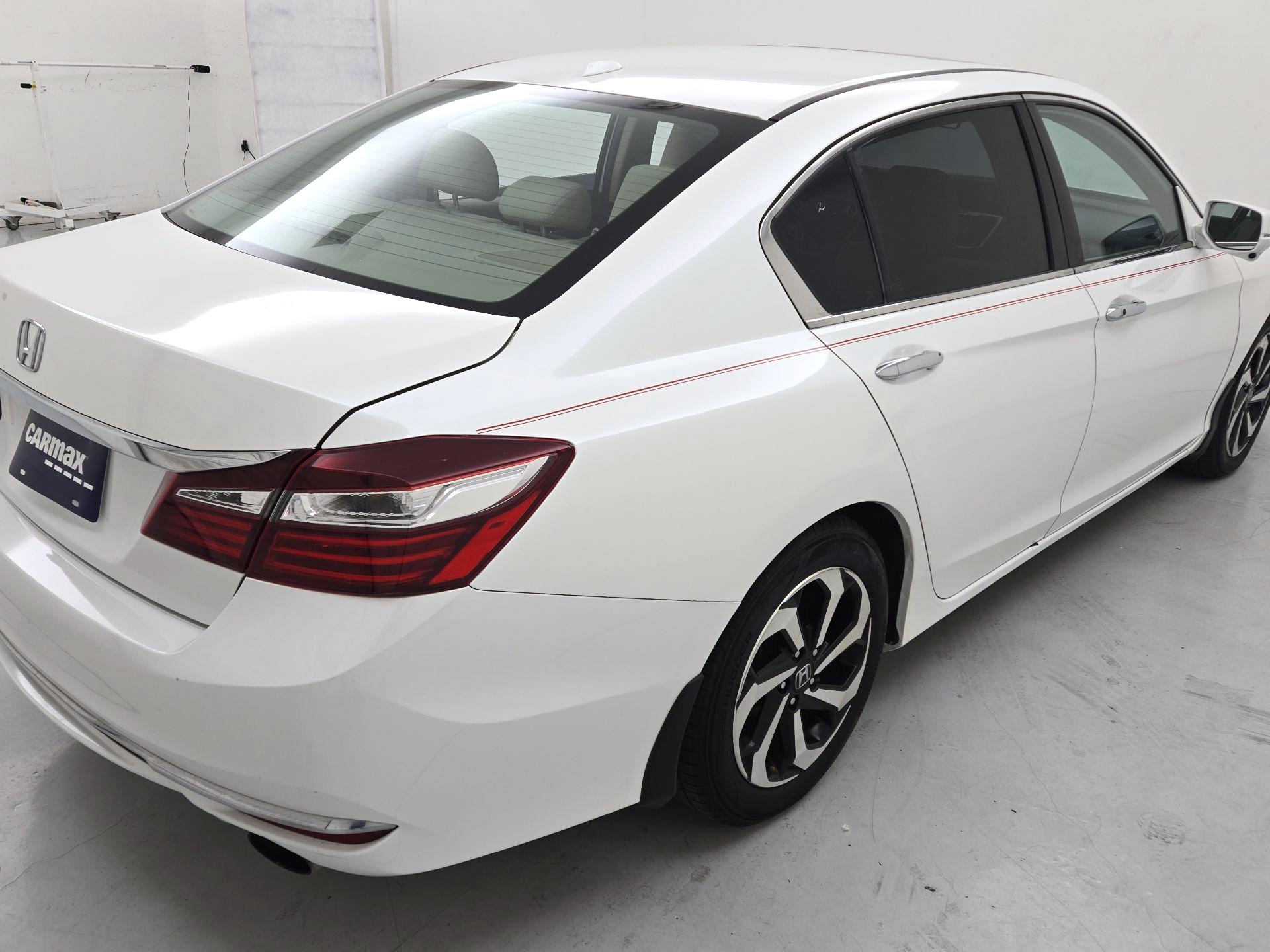 Thumbnail: 2016 Honda Accord - 5