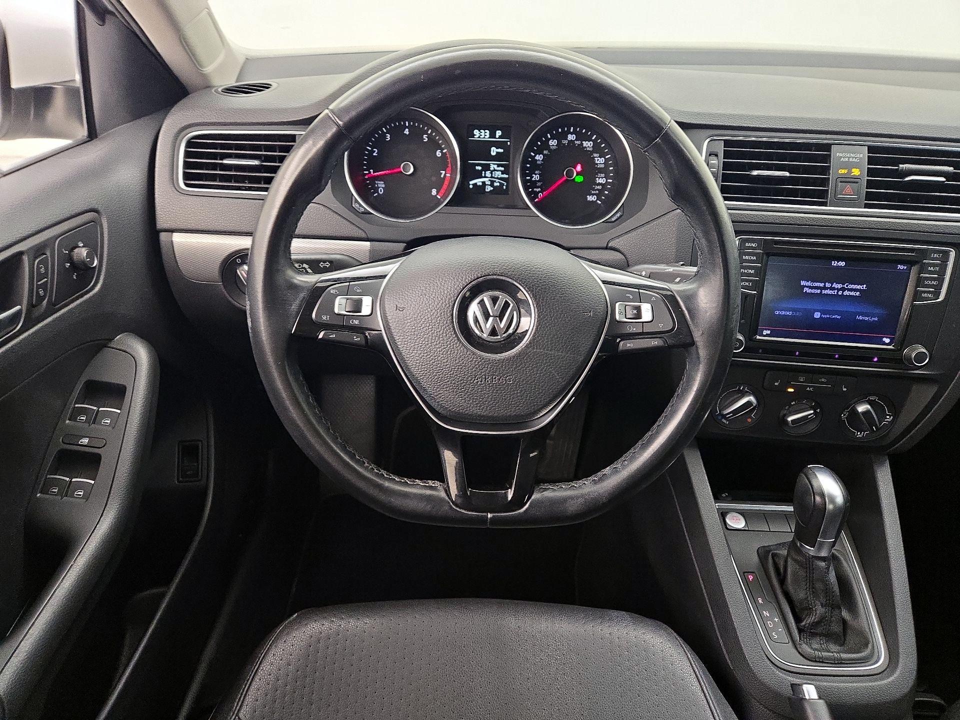 Thumbnail: 2016 Volkswagen Jetta - 10
