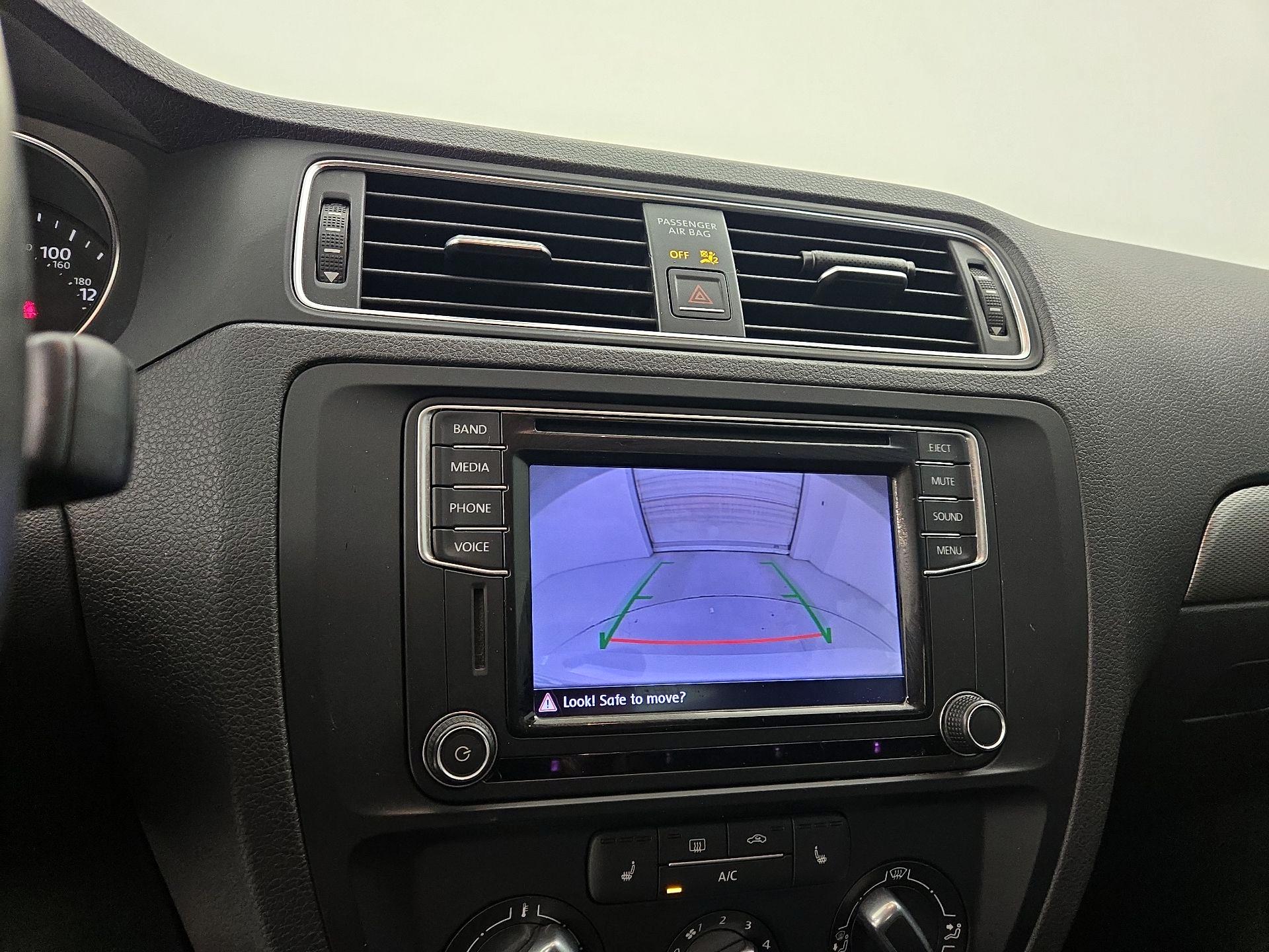 Thumbnail: 2016 Volkswagen Jetta - 14