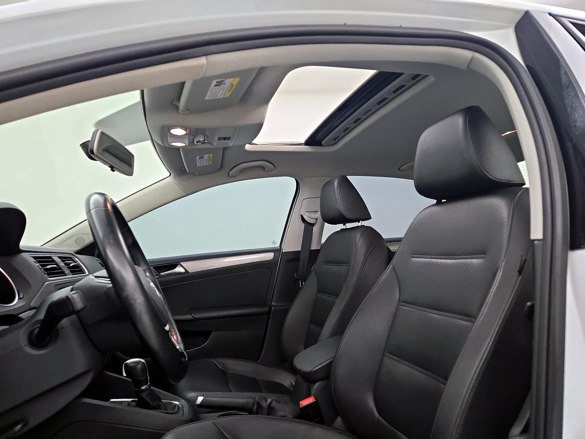 Thumbnail: 2016 Volkswagen Jetta - 19