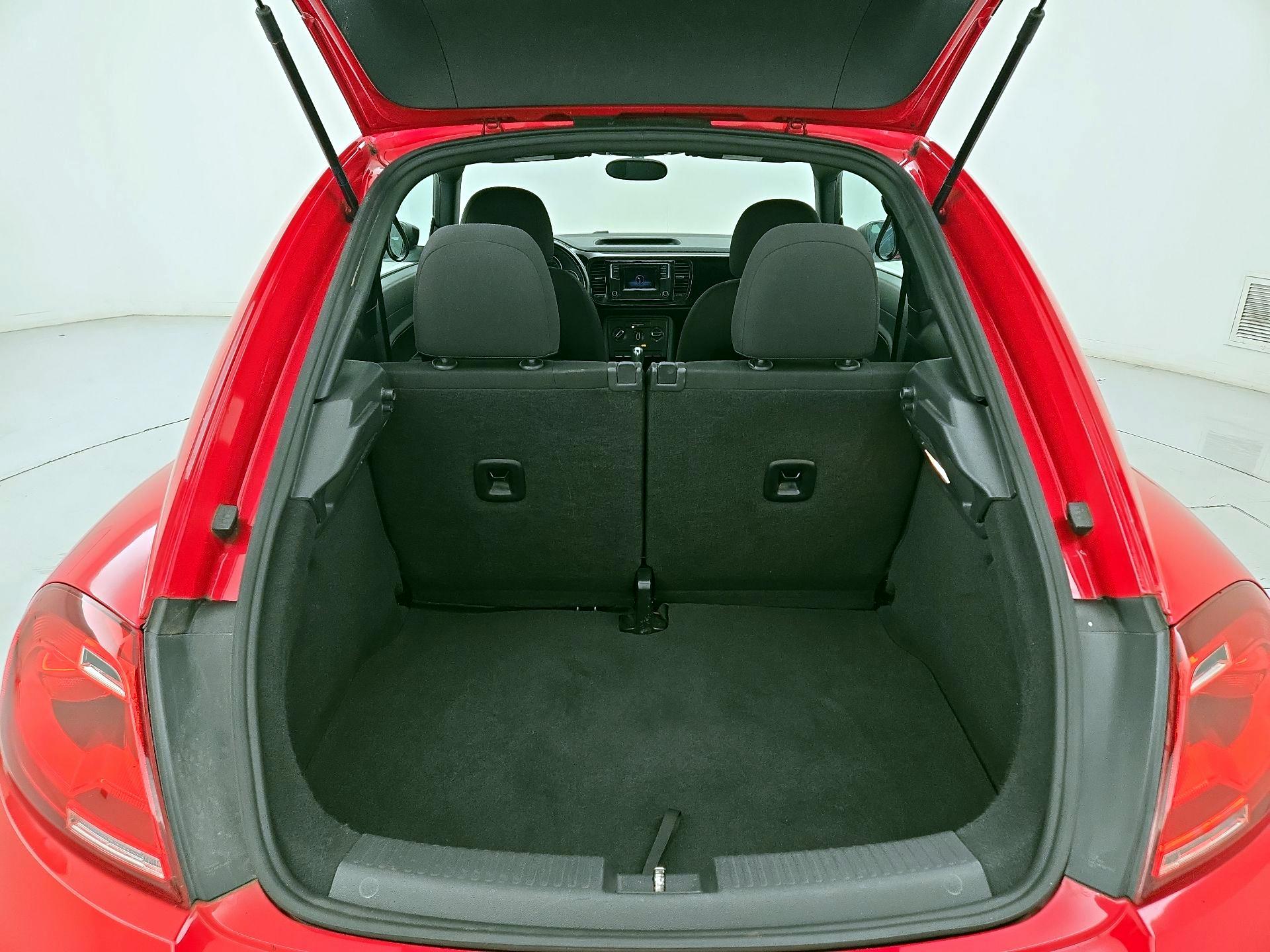 Thumbnail: 2018 Volkswagen Beetle - 19