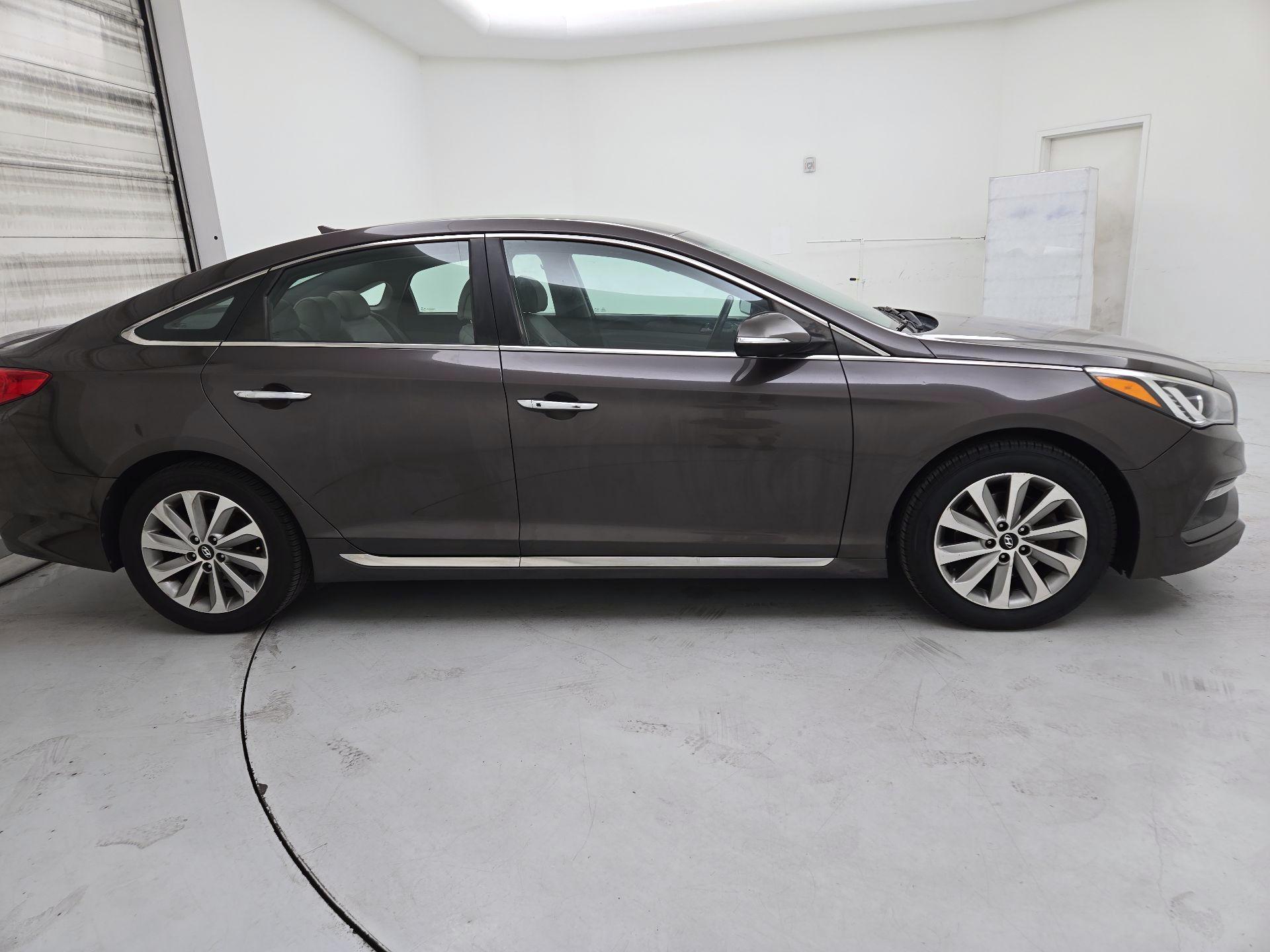 Thumbnail: 2016 Hyundai Sonata - 4