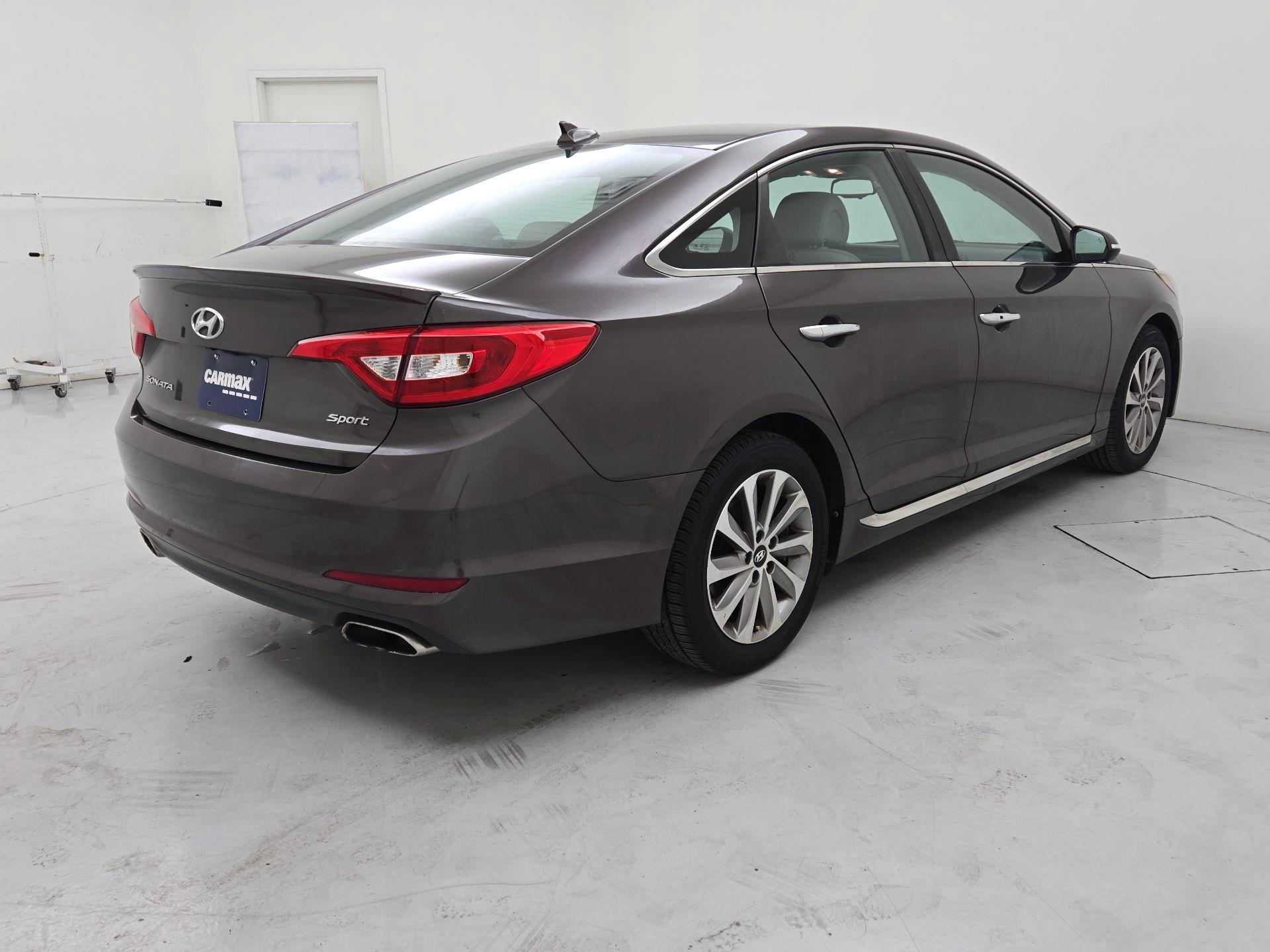 Thumbnail: 2016 Hyundai Sonata - 5