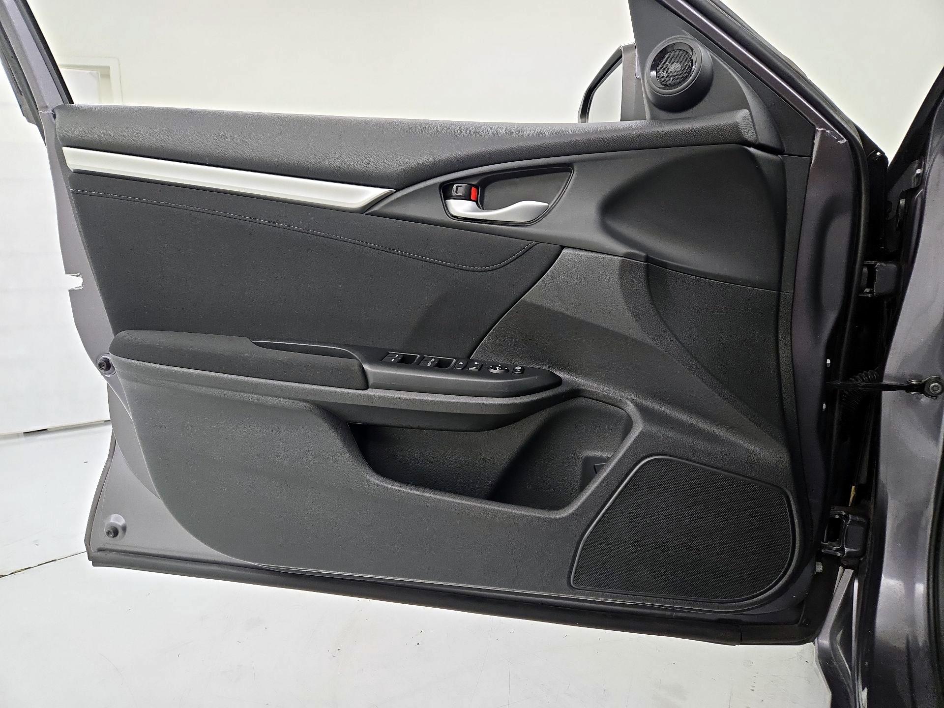Thumbnail: 2016 Honda Civic - 12
