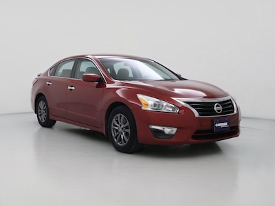 Red 2015 Nissan Altima S