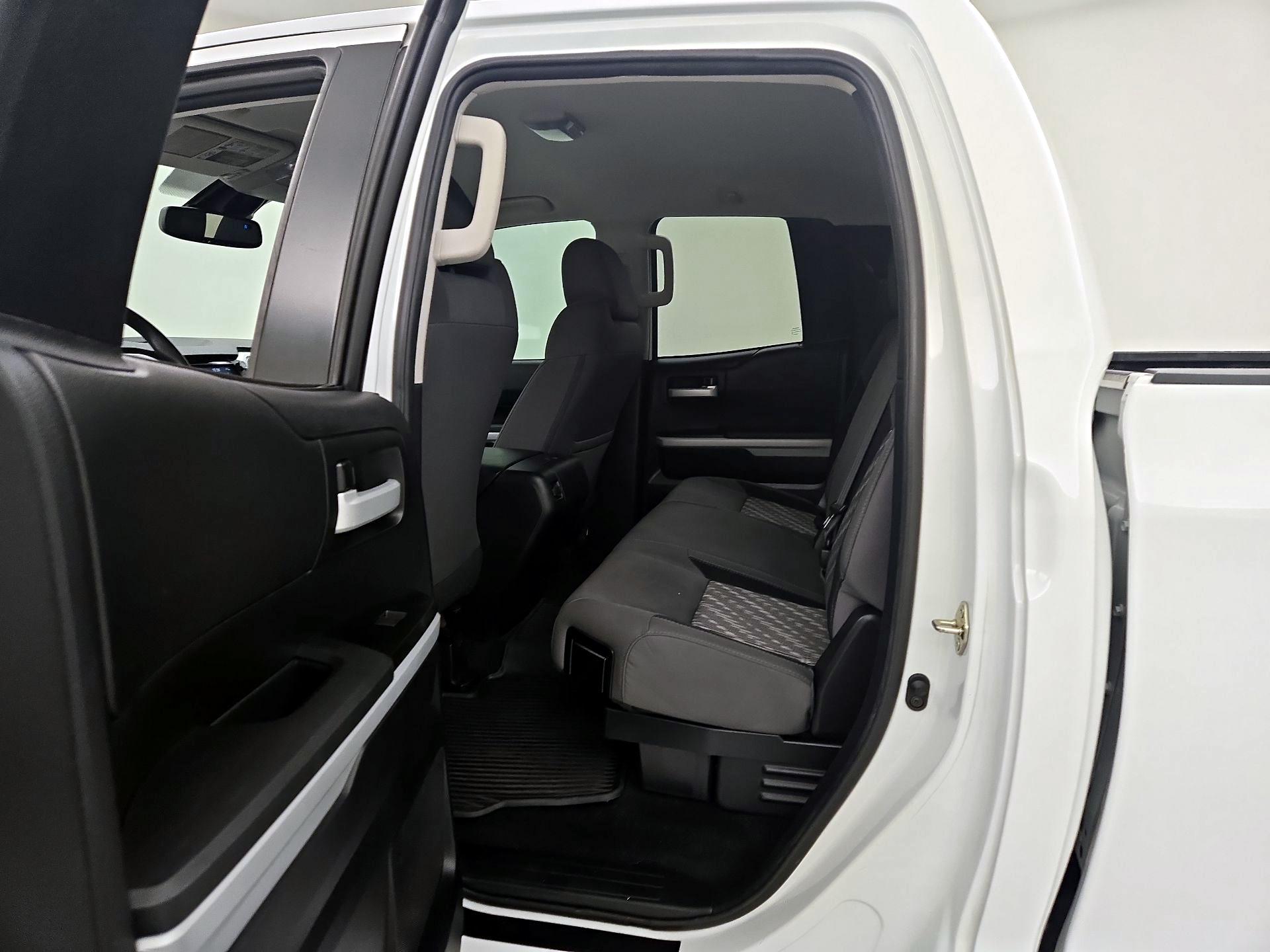 Thumbnail: 2020 Toyota Tundra - 19