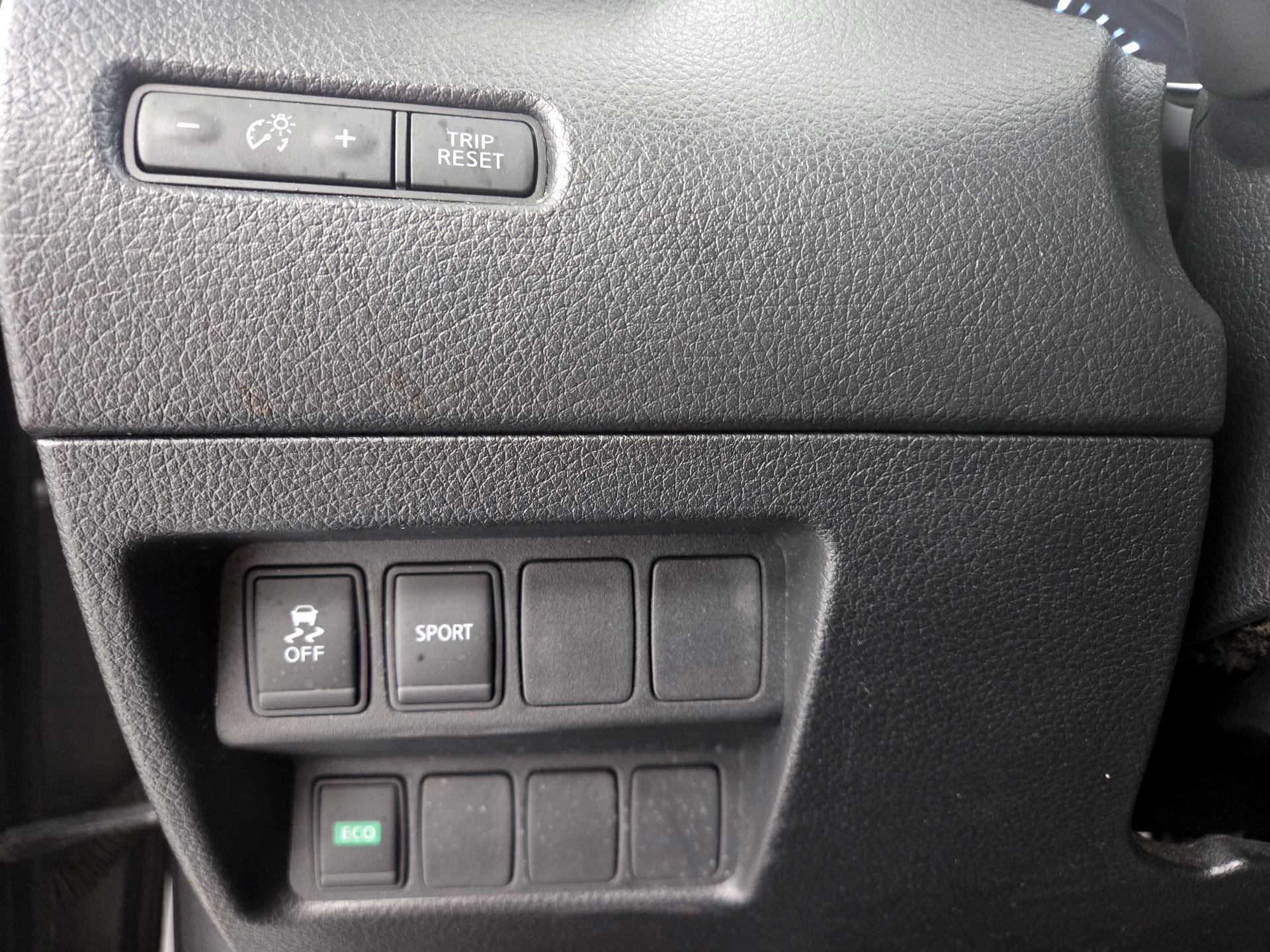 Thumbnail: 2016 Nissan Rogue - 13