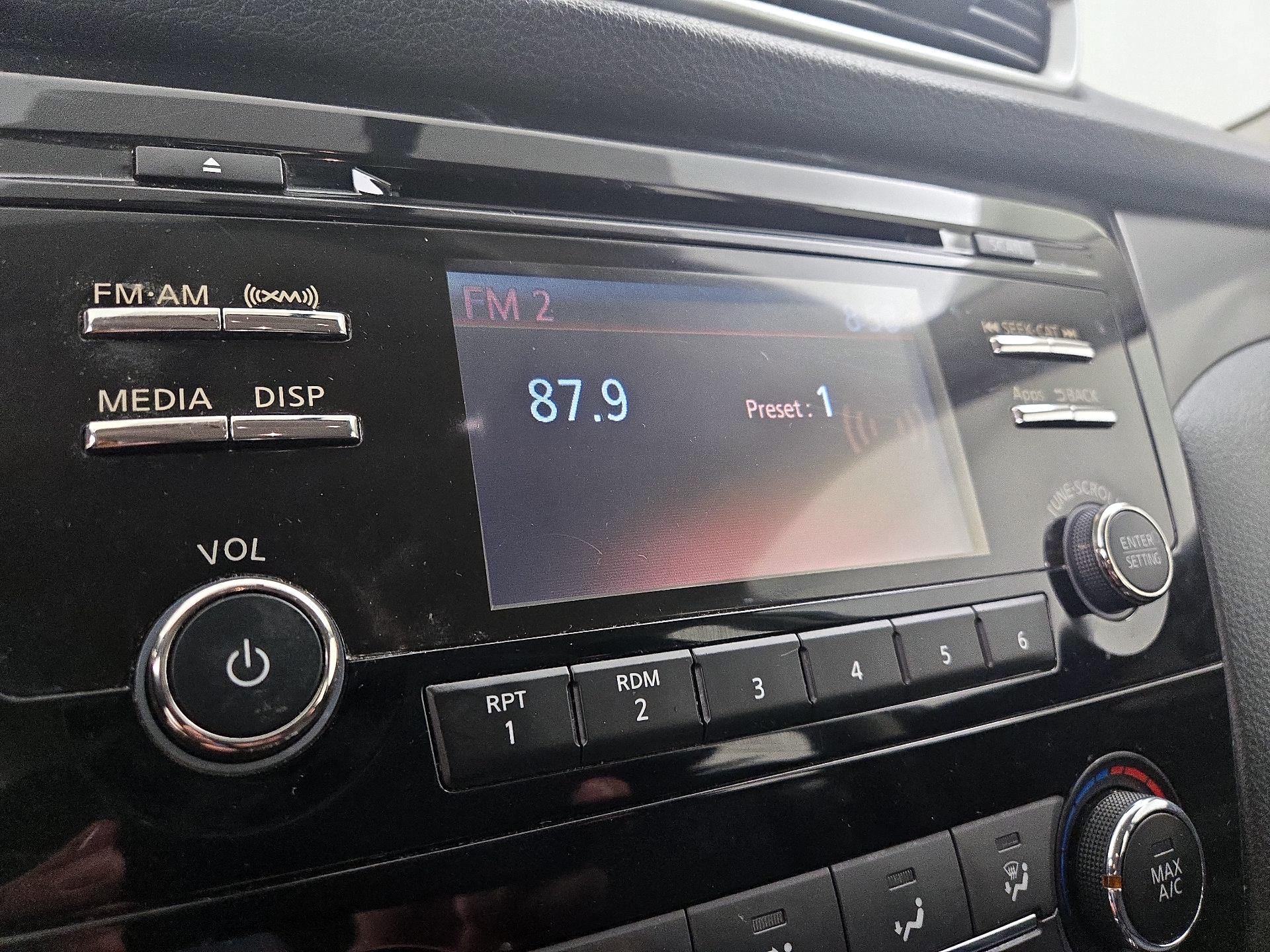 Thumbnail: 2016 Nissan Rogue - 15