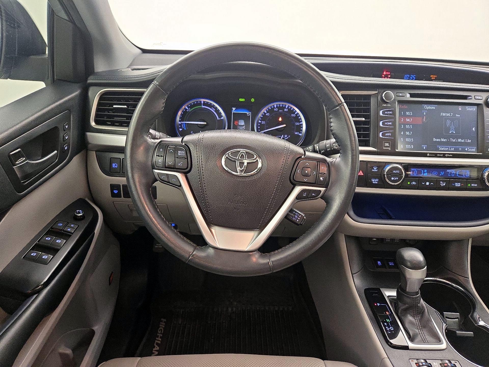 Thumbnail: 2019 Toyota Highlander - 10