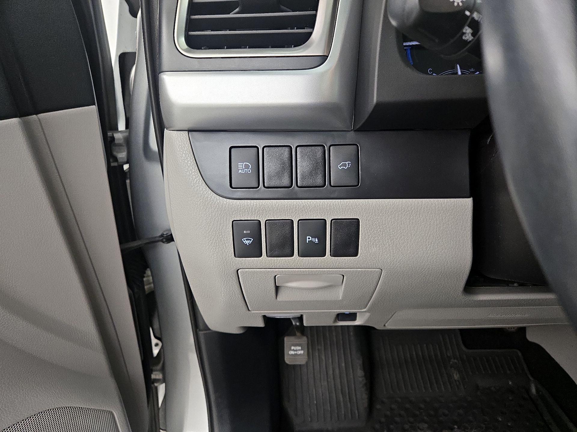 Thumbnail: 2019 Toyota Highlander - 13