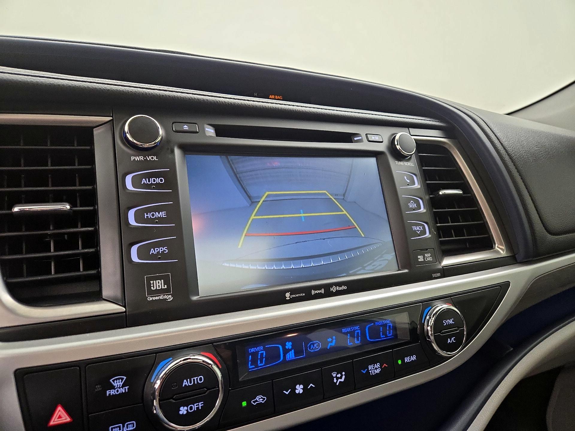 Thumbnail: 2019 Toyota Highlander - 14