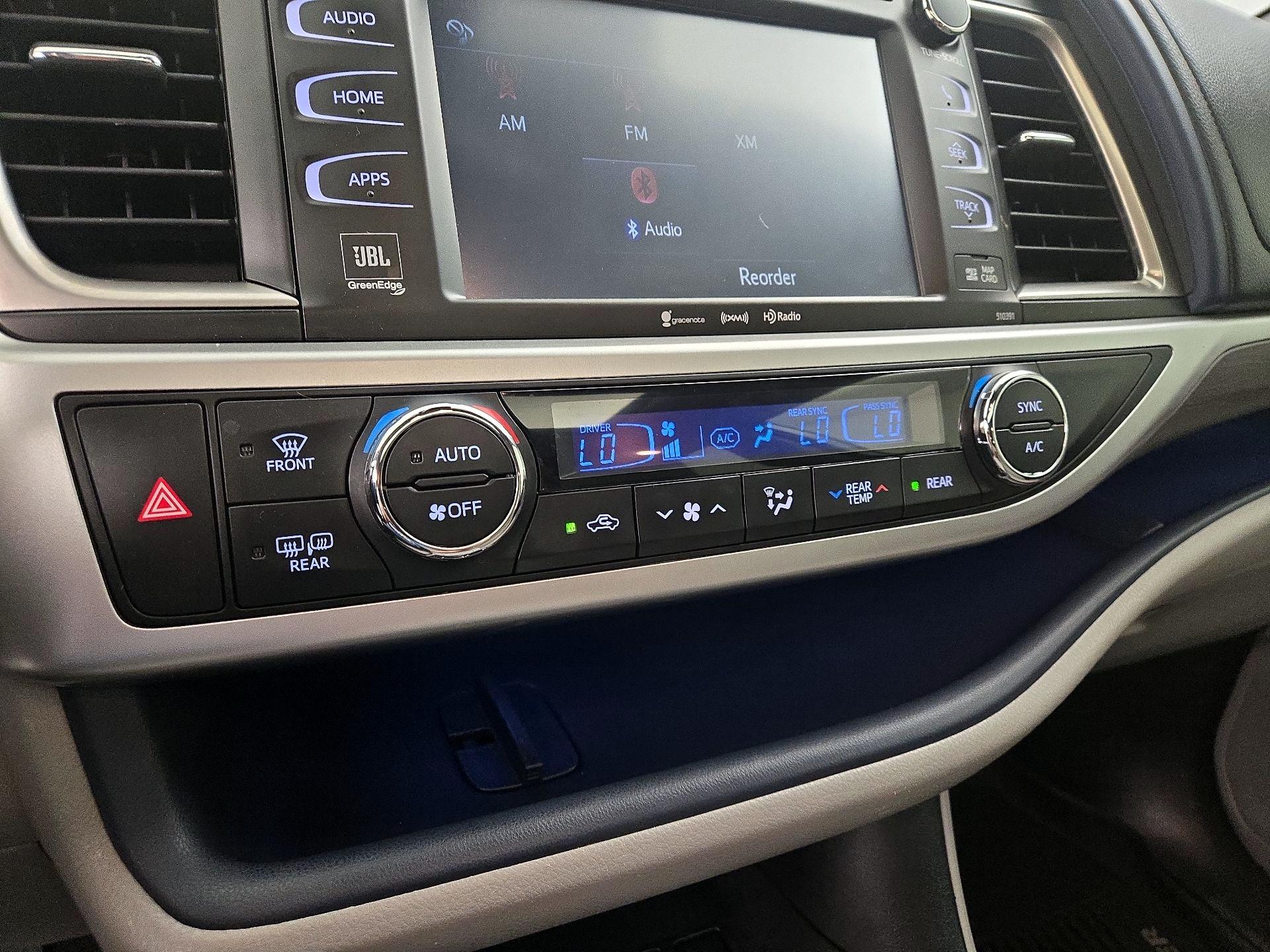 Thumbnail: 2019 Toyota Highlander - 16