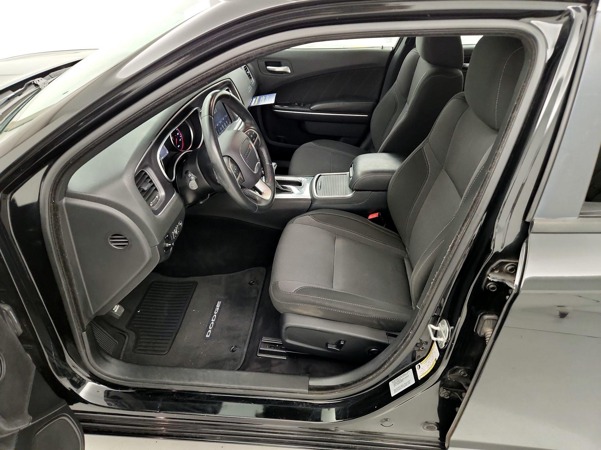 Thumbnail: 2016 Dodge Charger - 11