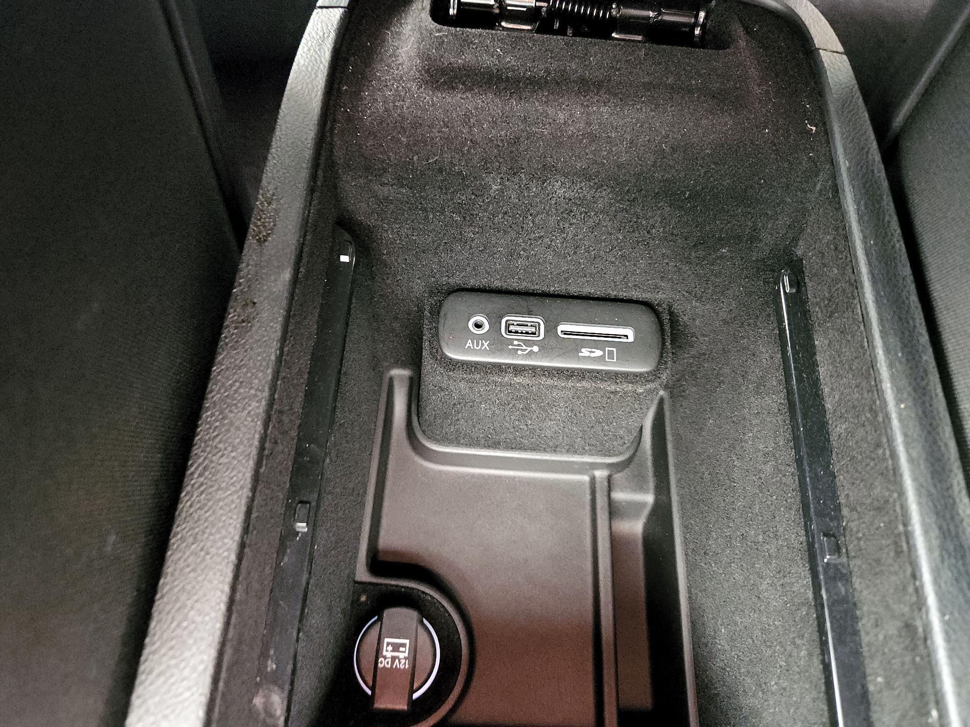 Thumbnail: 2016 Dodge Charger - 17